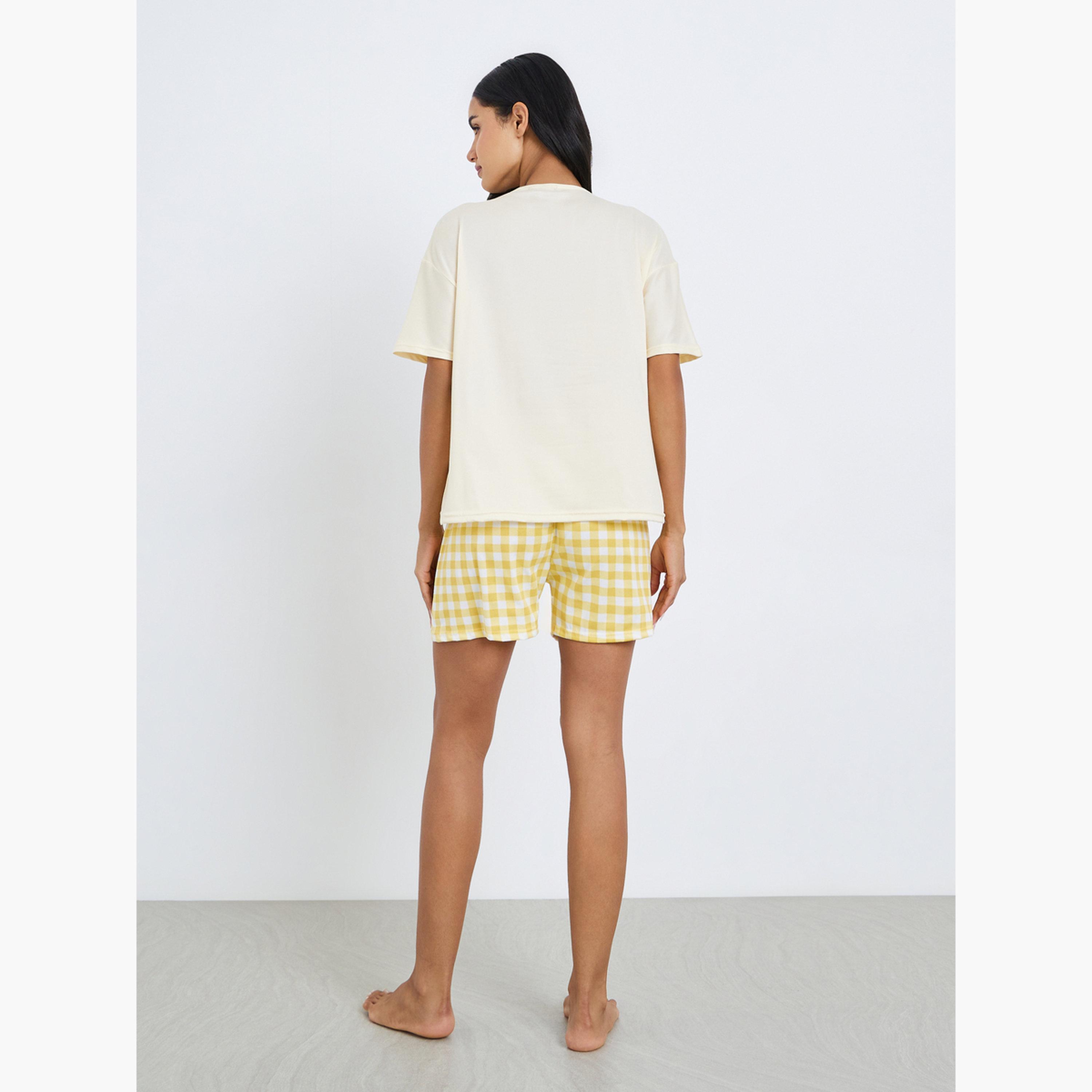 Styli Text Print Short Sleeve T-Shirt and Shorts Set-women-clothing-nightwear-pyjamas-shortsets-image-5