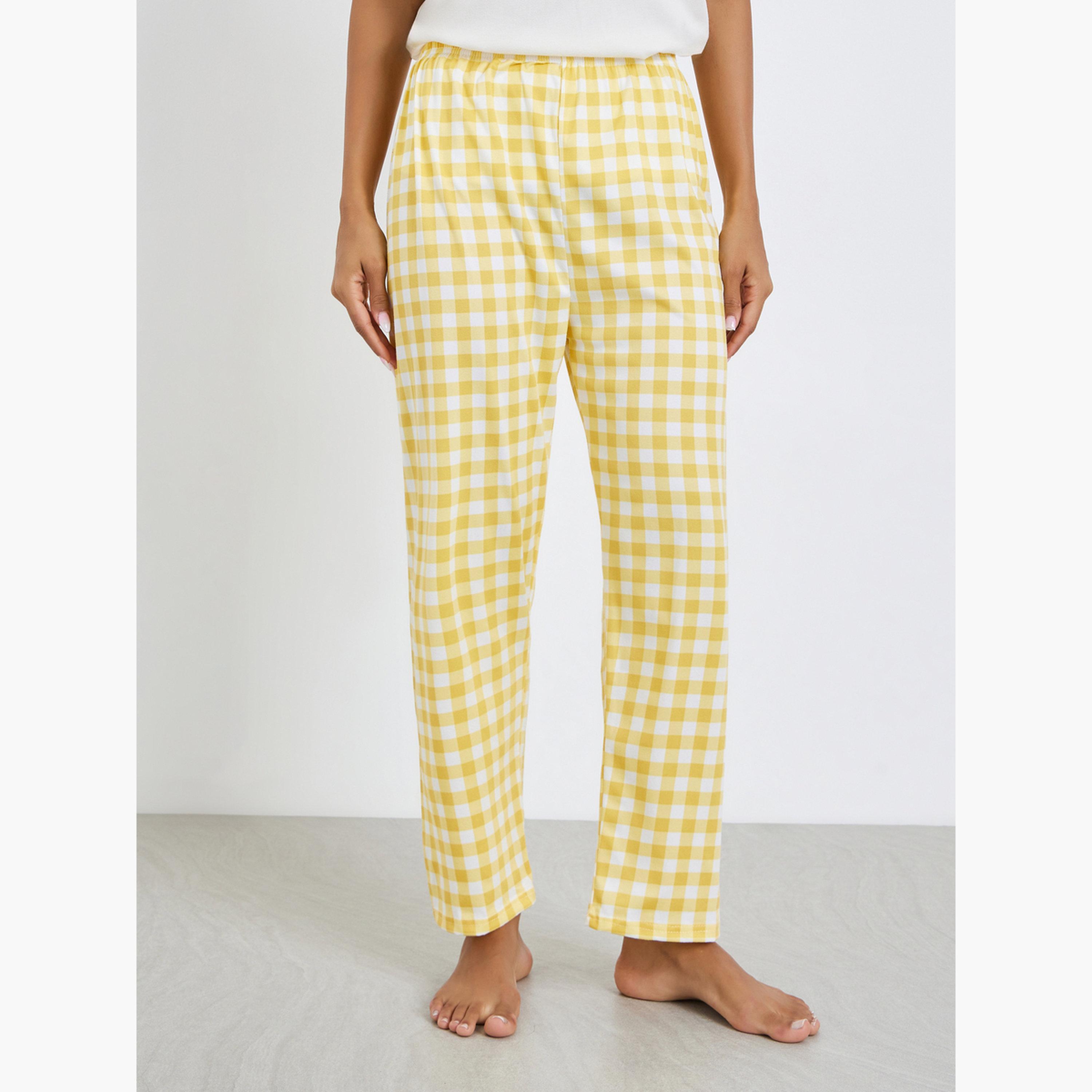 طقم 3 قطع تيشيرت مطبوع وشورت كاروهات وبيجاما-women-clothing-nightwear-pyjamas-longsets-image-4