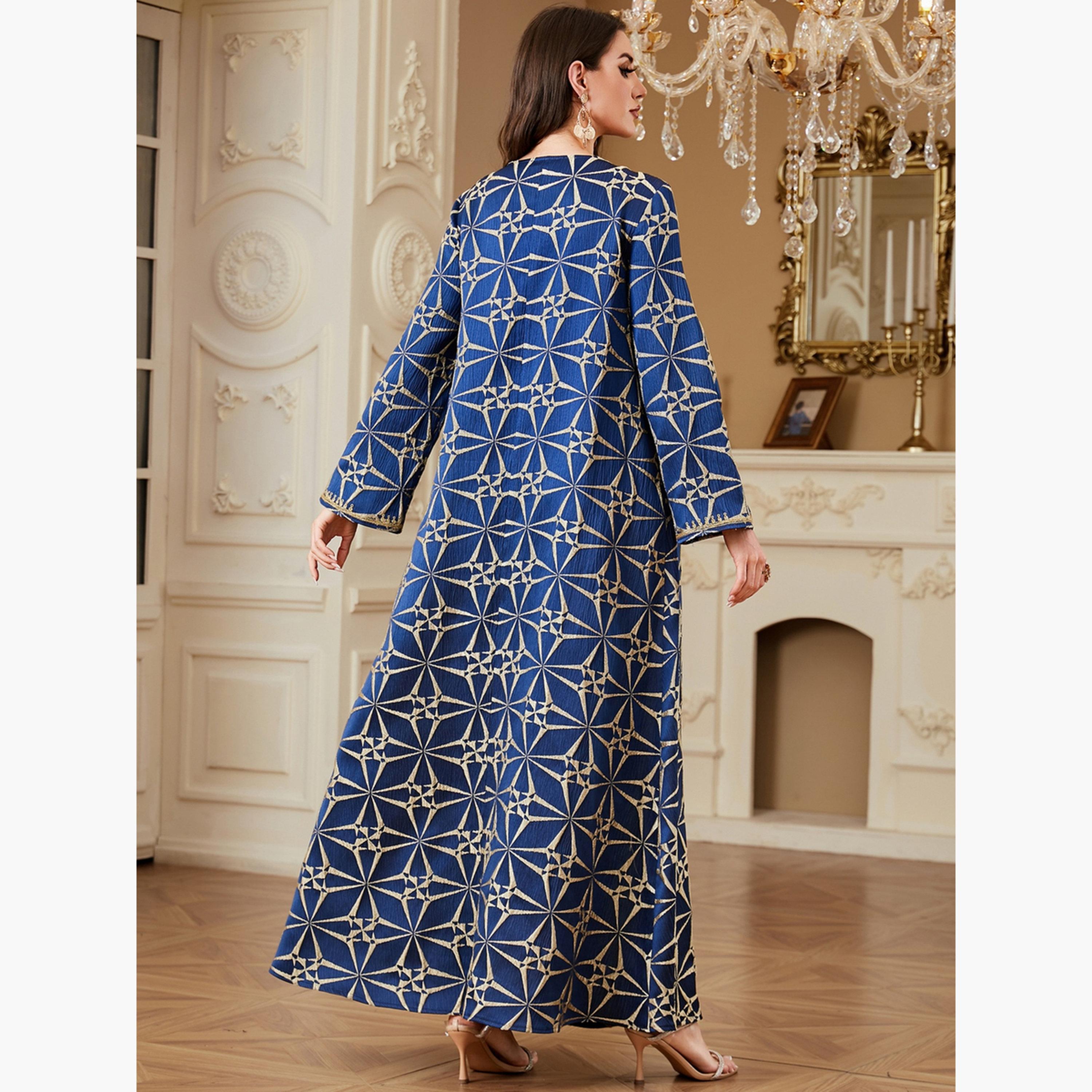 جلابية بحافة واسعة مطرزة طويلة وقماش بارز الملمس-women-arabicclothing-jalabiyas-image-4