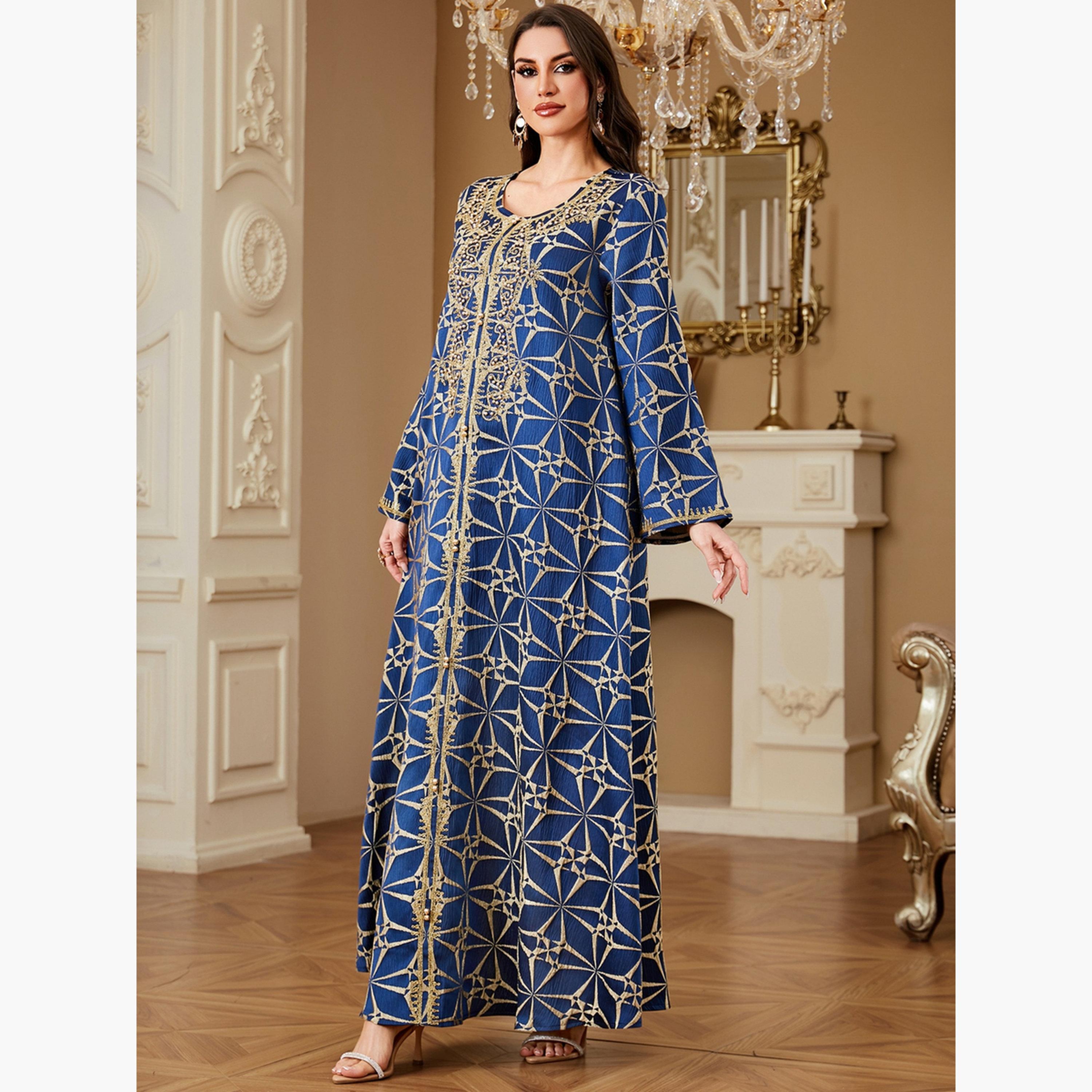 جلابية بحافة واسعة مطرزة طويلة وقماش بارز الملمس-women-arabicclothing-jalabiyas-image-6