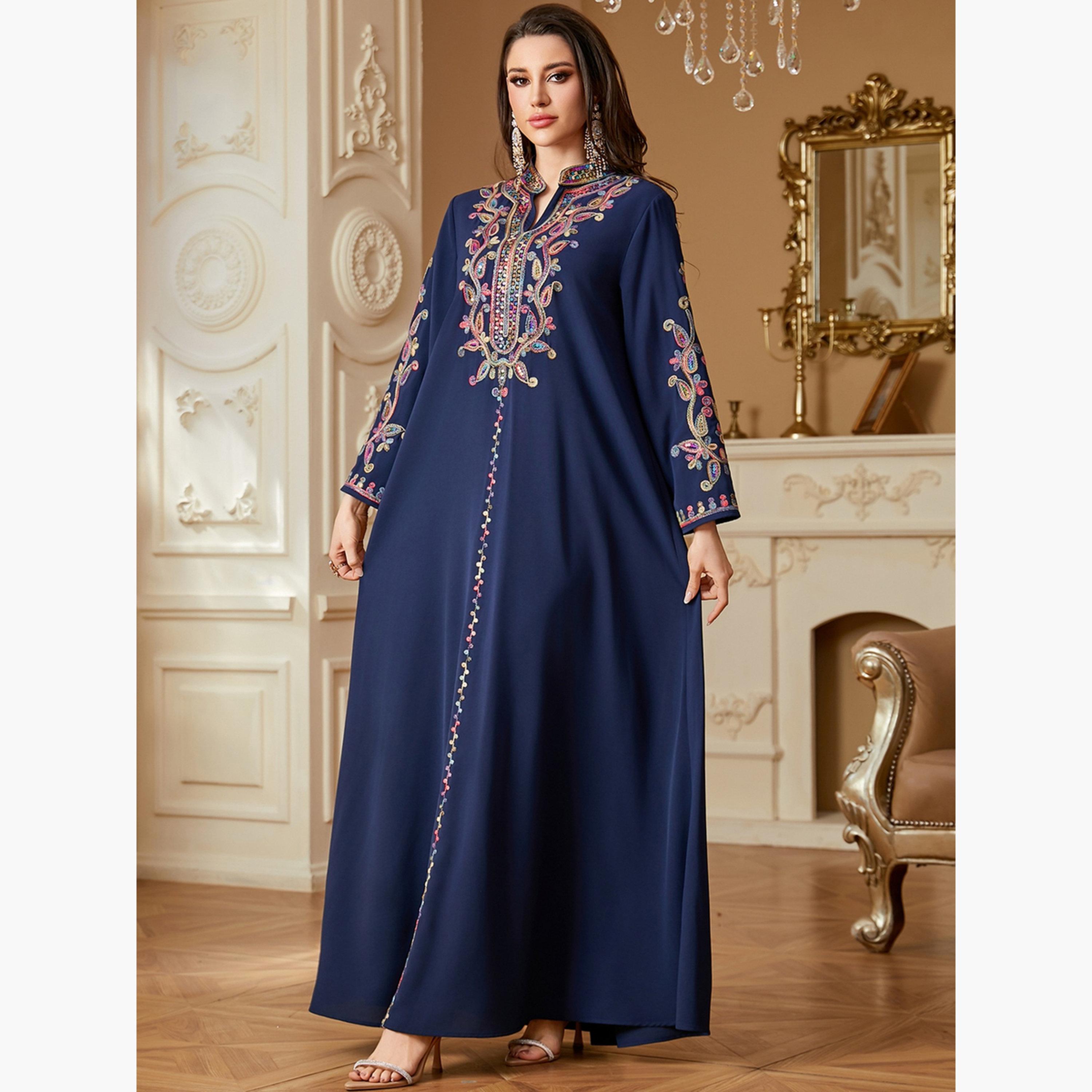 جلابية مطرزة بتفاصيل رقعة ترتر-women-arabicclothing-jalabiyas-image-4