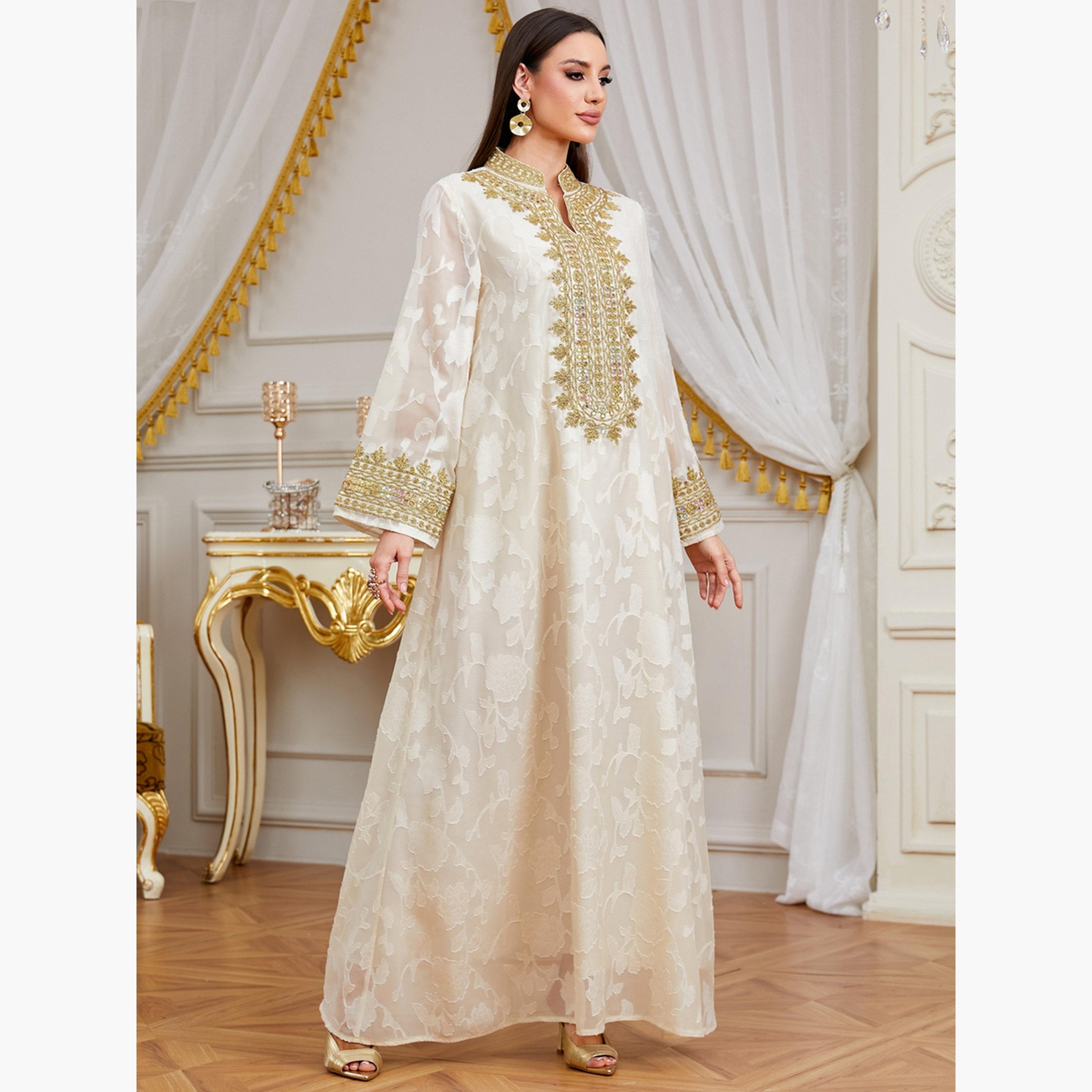 جلابية بتفاصيل رقعة ترتر وقماش بارز الملمس-women-arabicclothing-jalabiyas-image-3