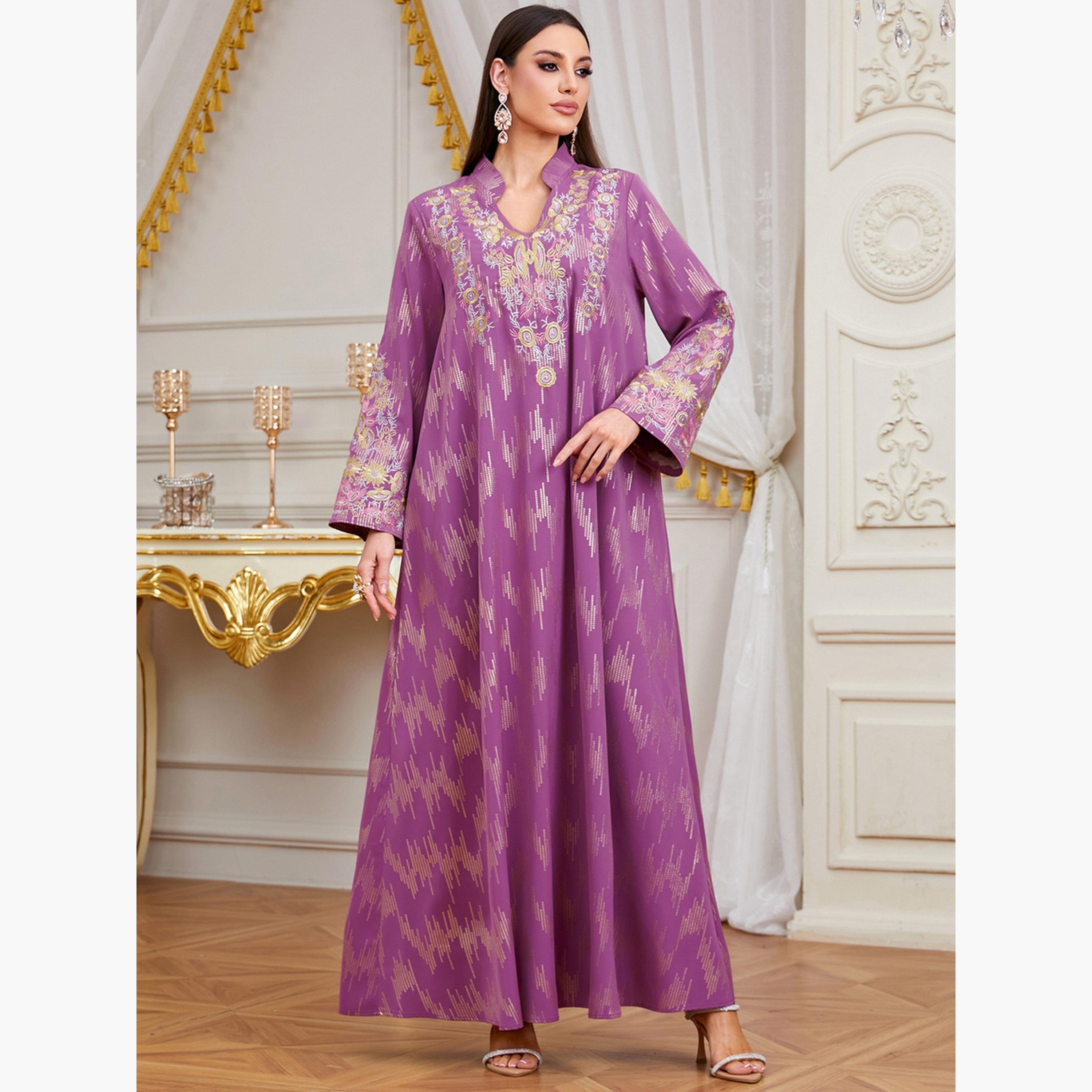 جلابية بتفاصيل رقعة ترتر وقماش بارز الملمس-women-arabicclothing-jalabiyas-image-2