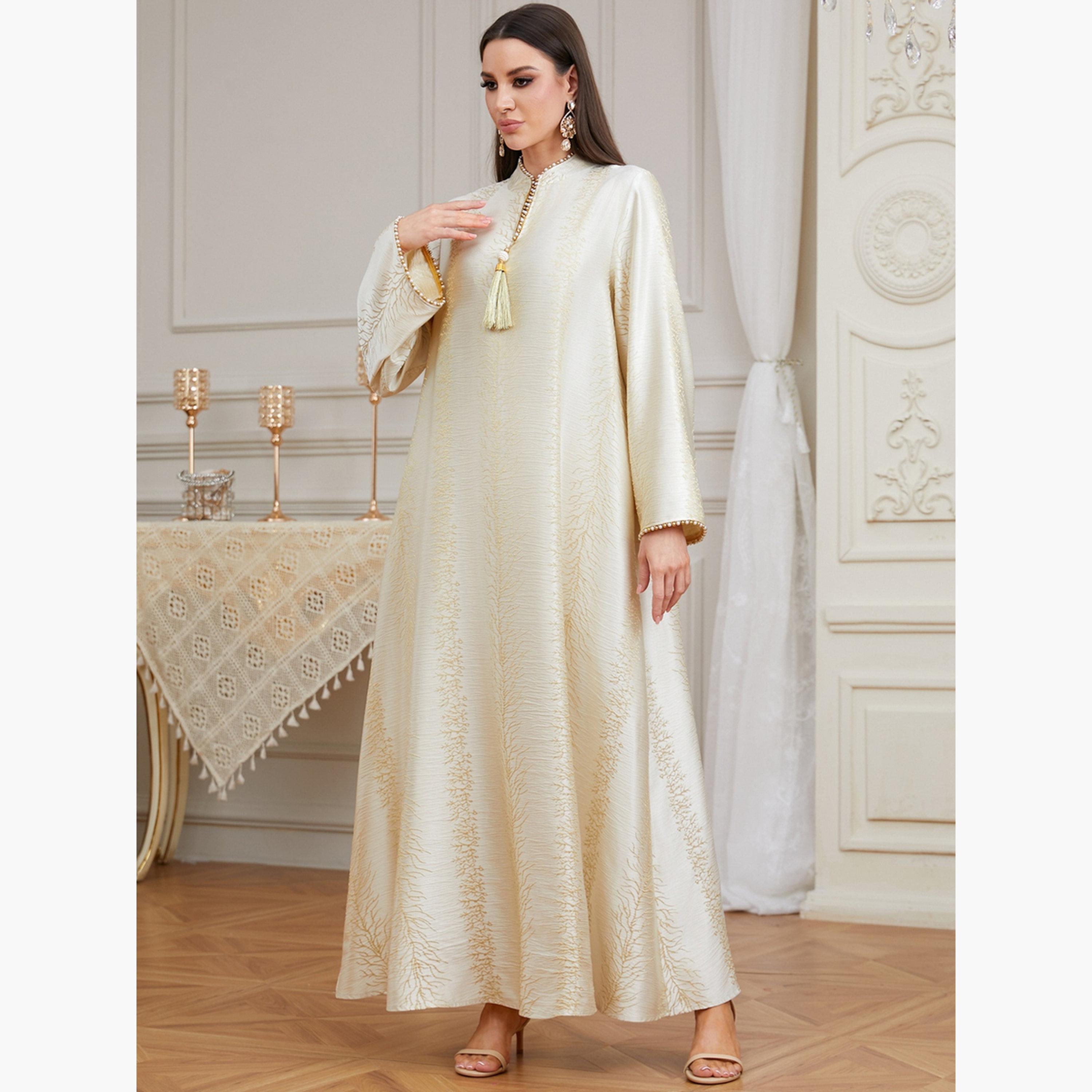 جلابية بفرابات ولؤلؤ صناعي وقماش بارز الملمس-women-arabicclothing-jalabiyas-image-2