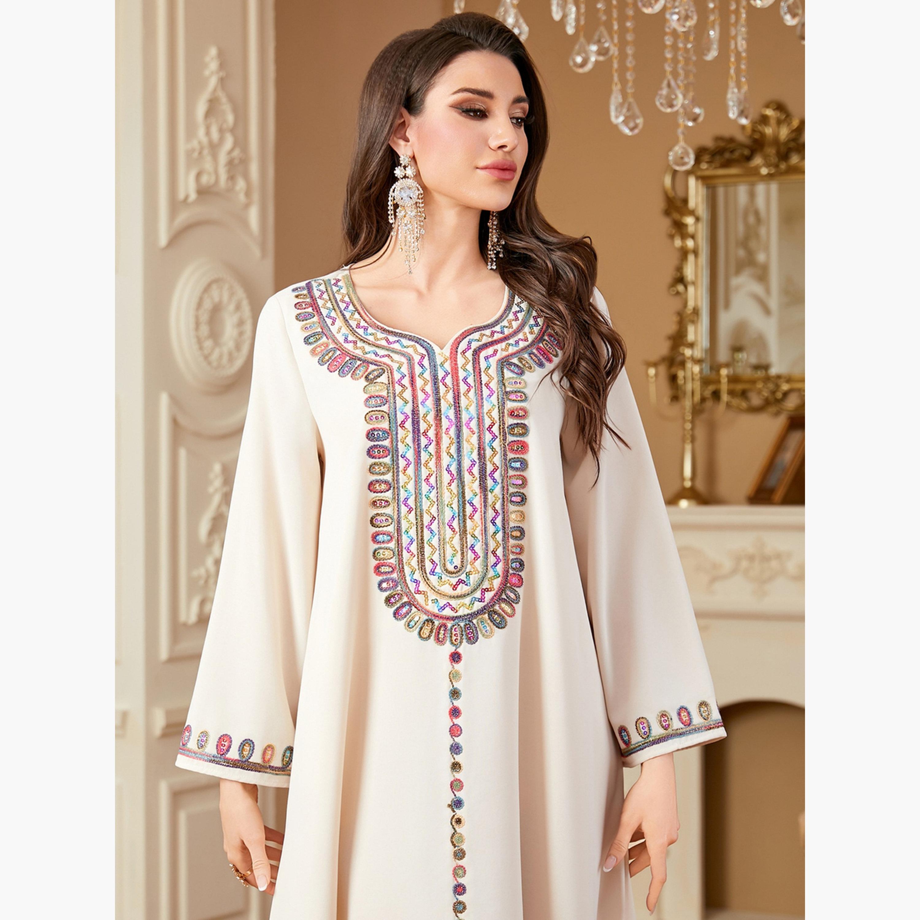 جلابية بأكمام طويلة مزينة بترتر-women-arabicclothing-jalabiyas-image-3