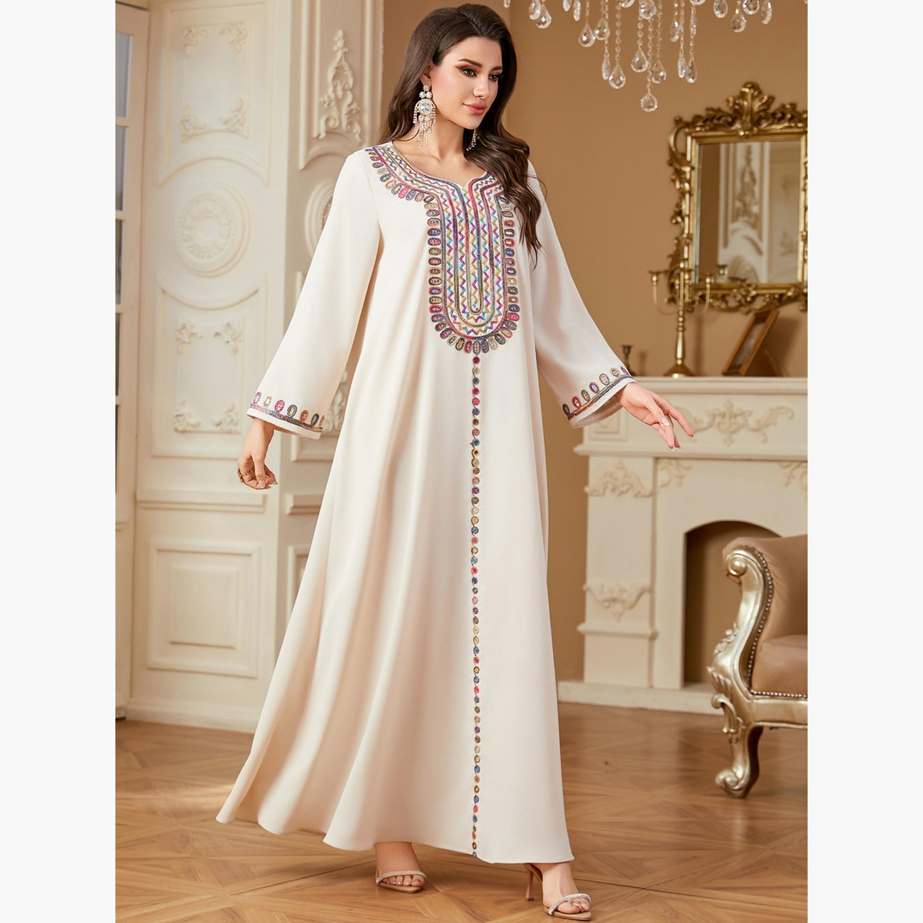 جلابية بأكمام طويلة مزينة بترتر-women-arabicclothing-jalabiyas-image-5