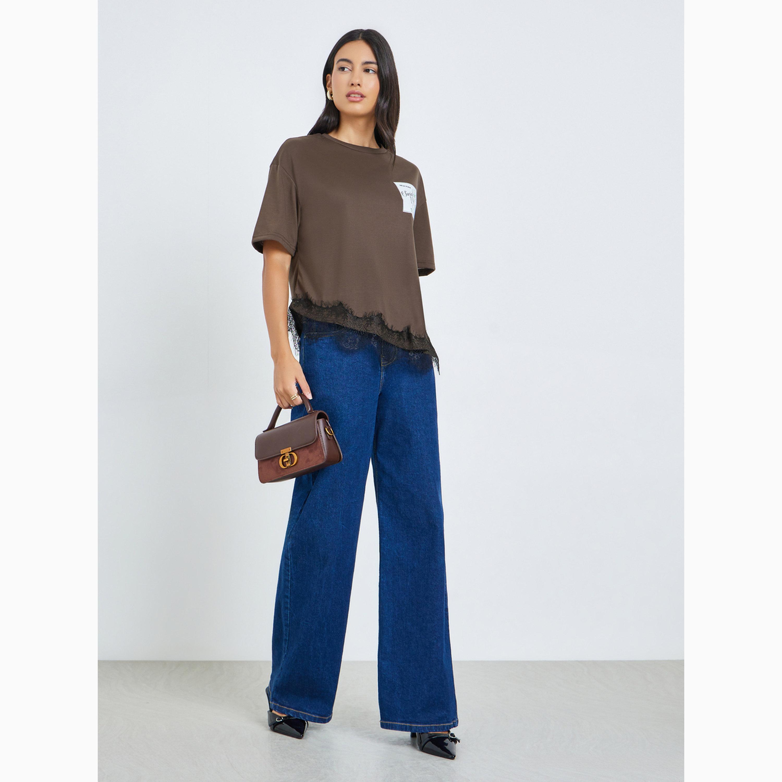 تيشيرت مطبوع بحافة دانتيل متباينة-women-clothing-tshirts-image-2