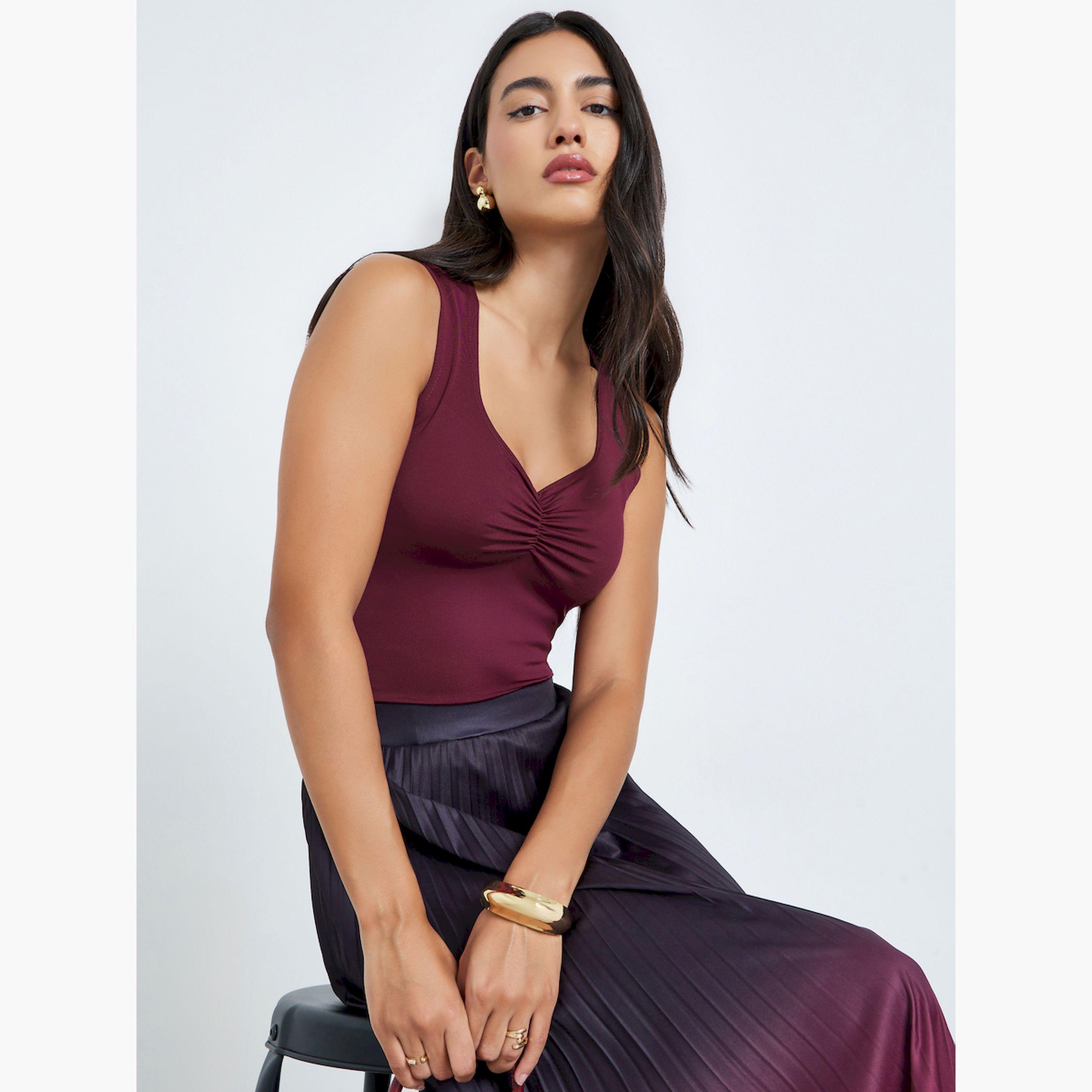 ستايلي - بلوزة كت بدون أكمام ياقة على شكل قلب لون برغندي-women-clothing-shirtsandblouses-blouses-image-4