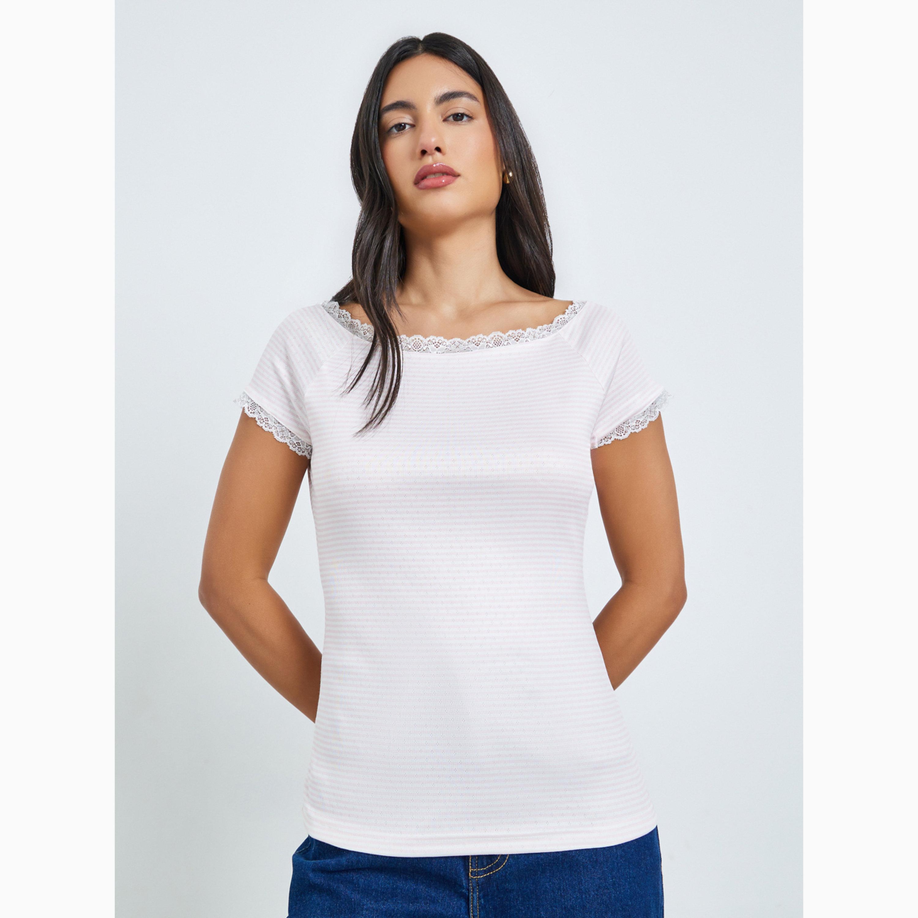 تيشيرت بياقة قارب وتفاصيل دانتيل-women-clothing-tshirts-image-1