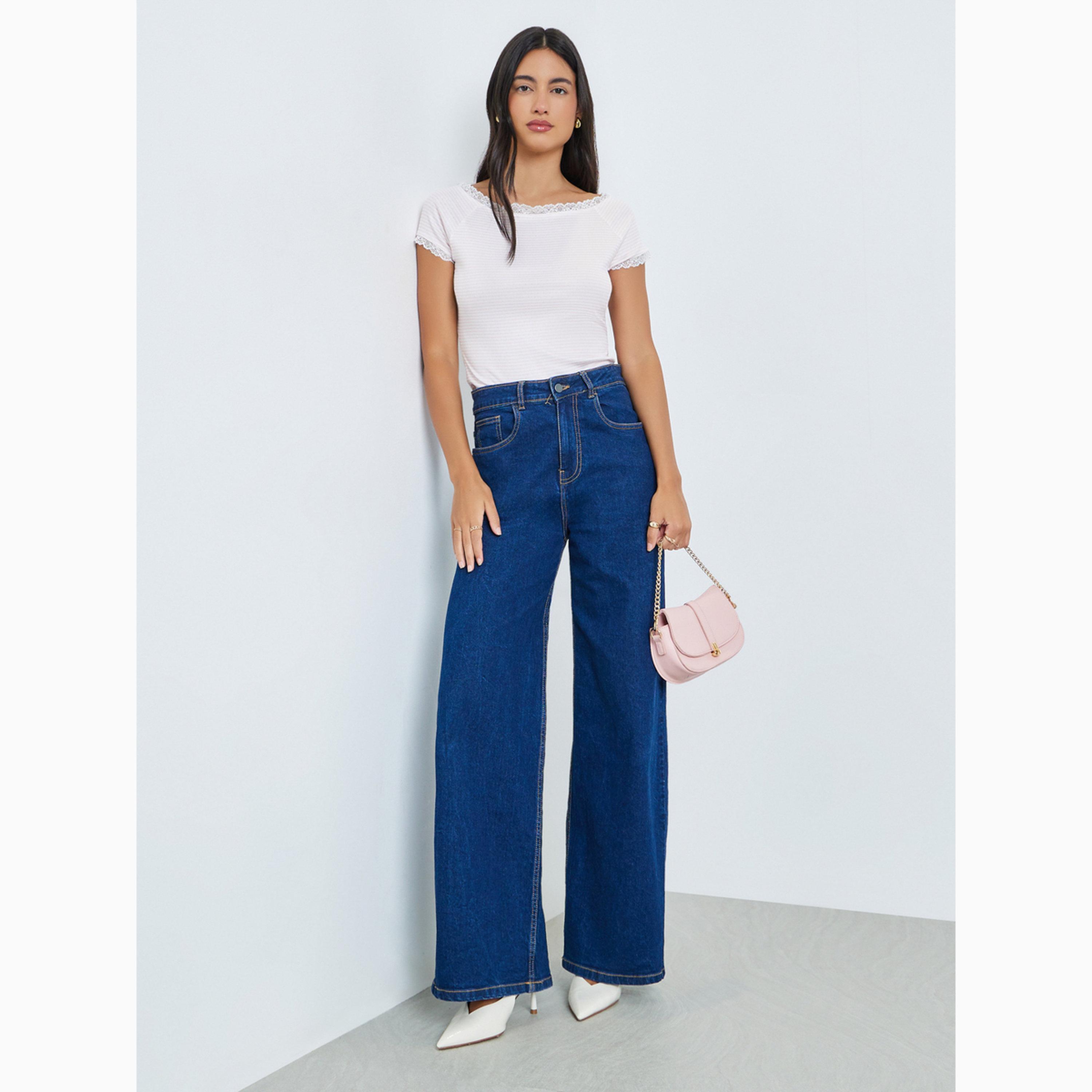 تيشيرت بياقة قارب وتفاصيل دانتيل-women-clothing-tshirts-image-2