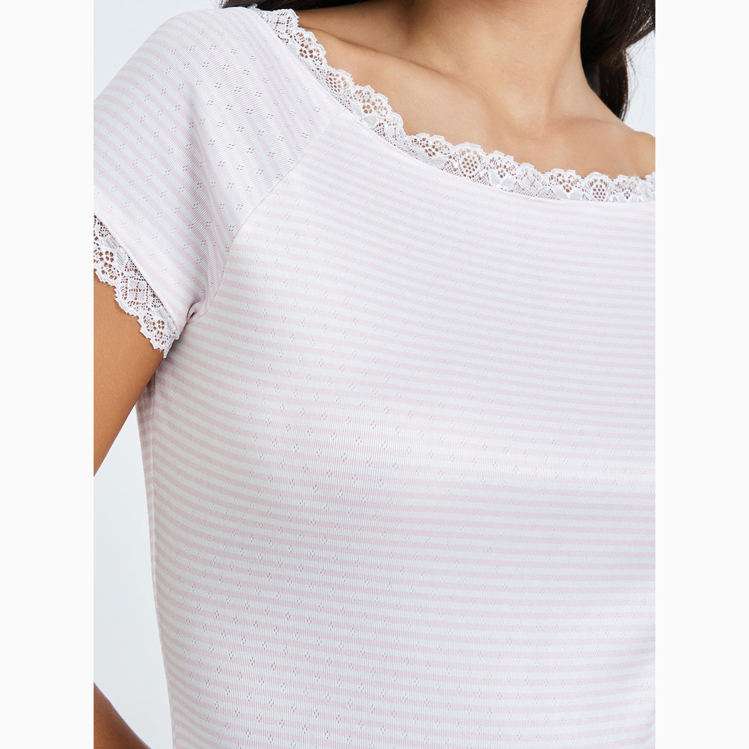 تيشيرت بياقة قارب وتفاصيل دانتيل-women-clothing-tshirts-image-4