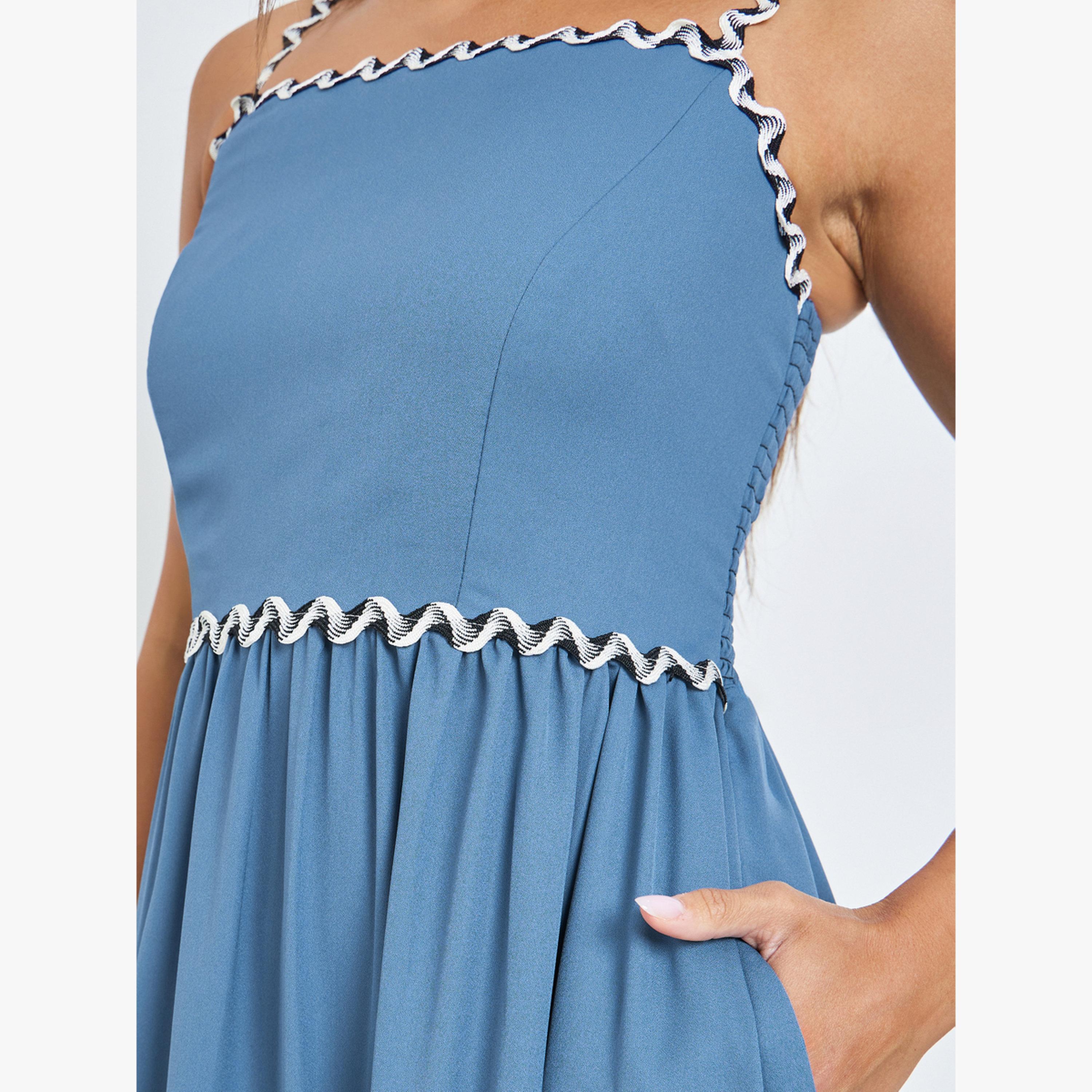 فستان طويل بحمالات وتفاصيل شريط متعرج-women-clothing-dresses-image-5
