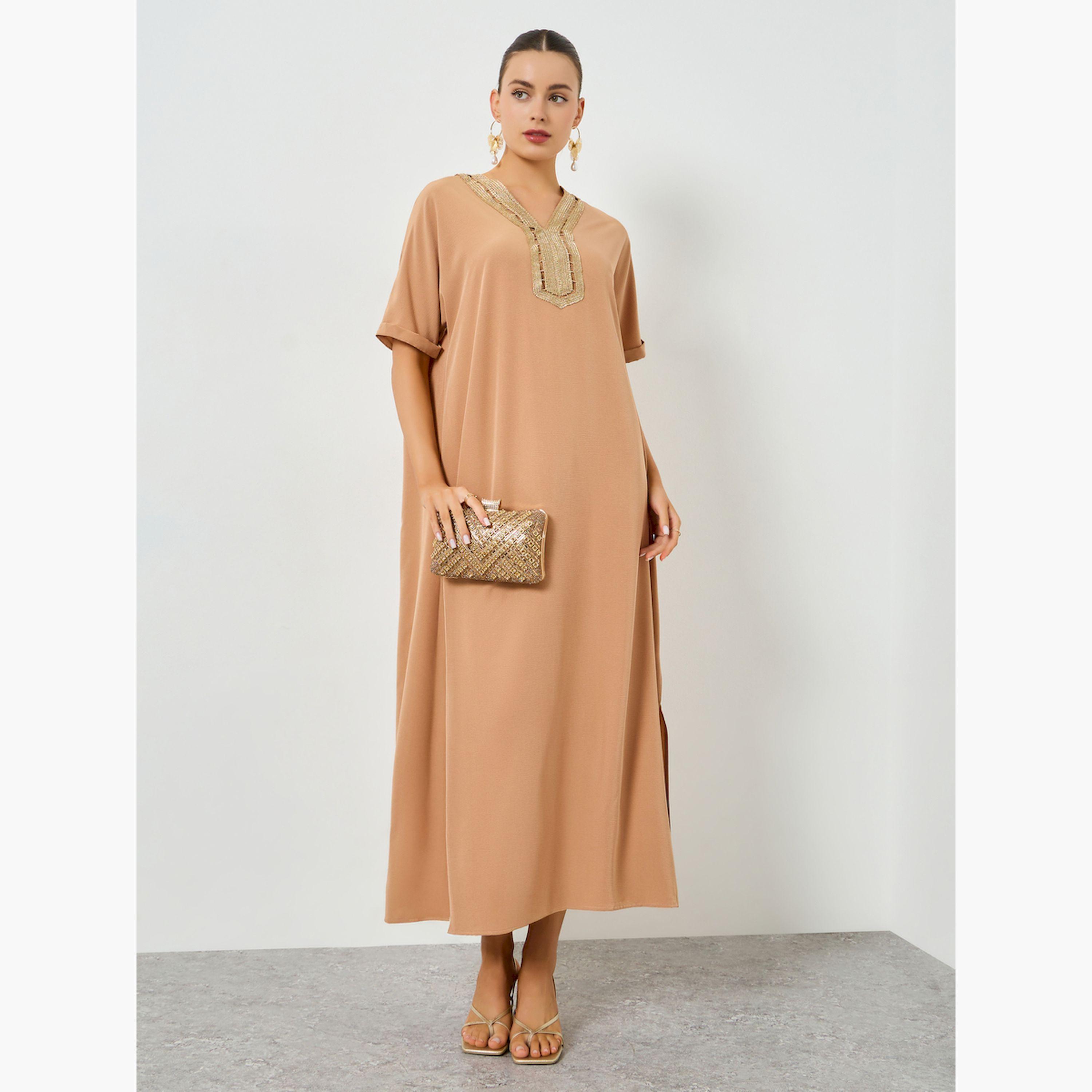 جلابية بحافة واسعة مطرزة-women-arabicclothing-jalabiyas-image-1