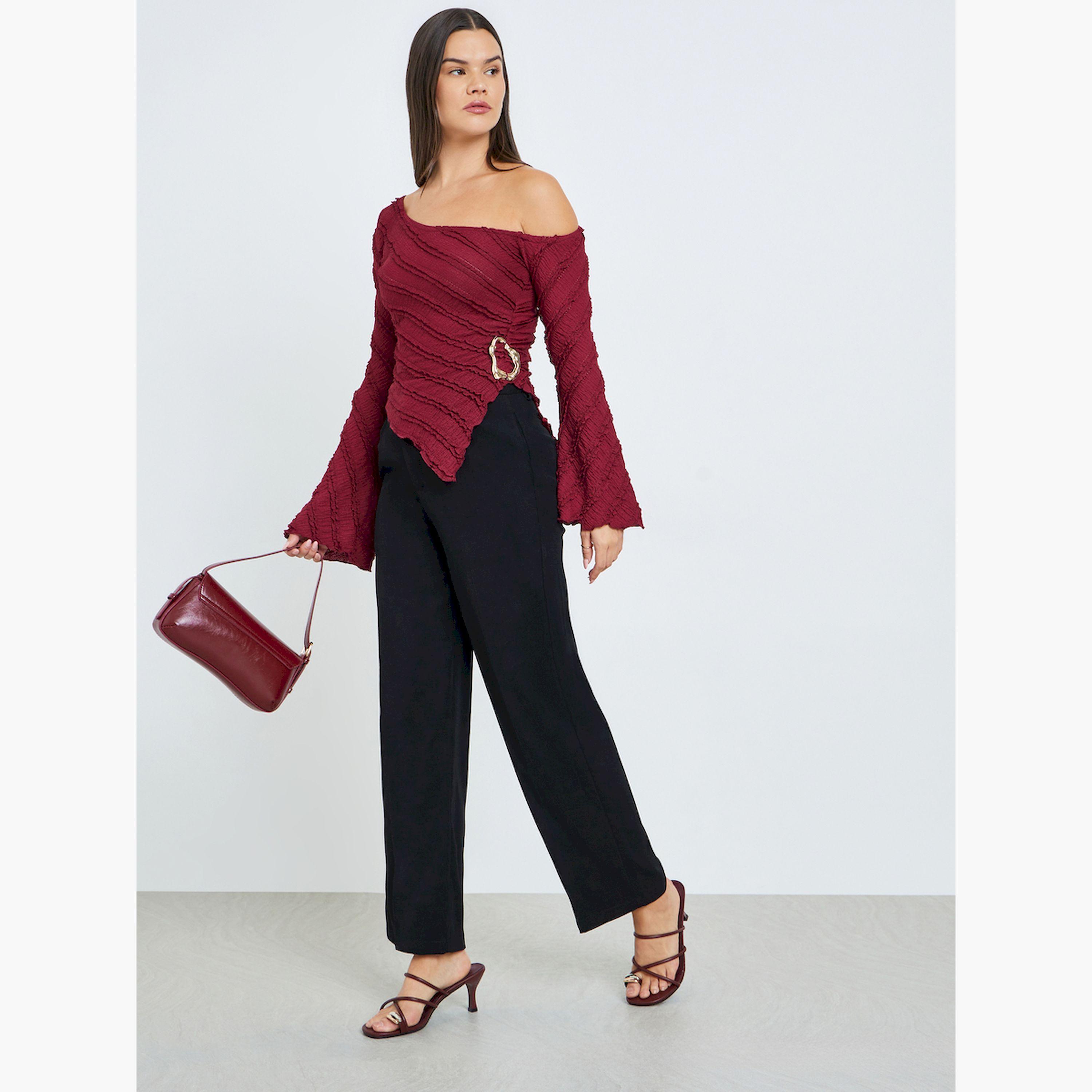 بلوزة عنابي بكتف واحد وتفاصيل مشبك-women-clothing-shirtsandblouses-blouses-image-2