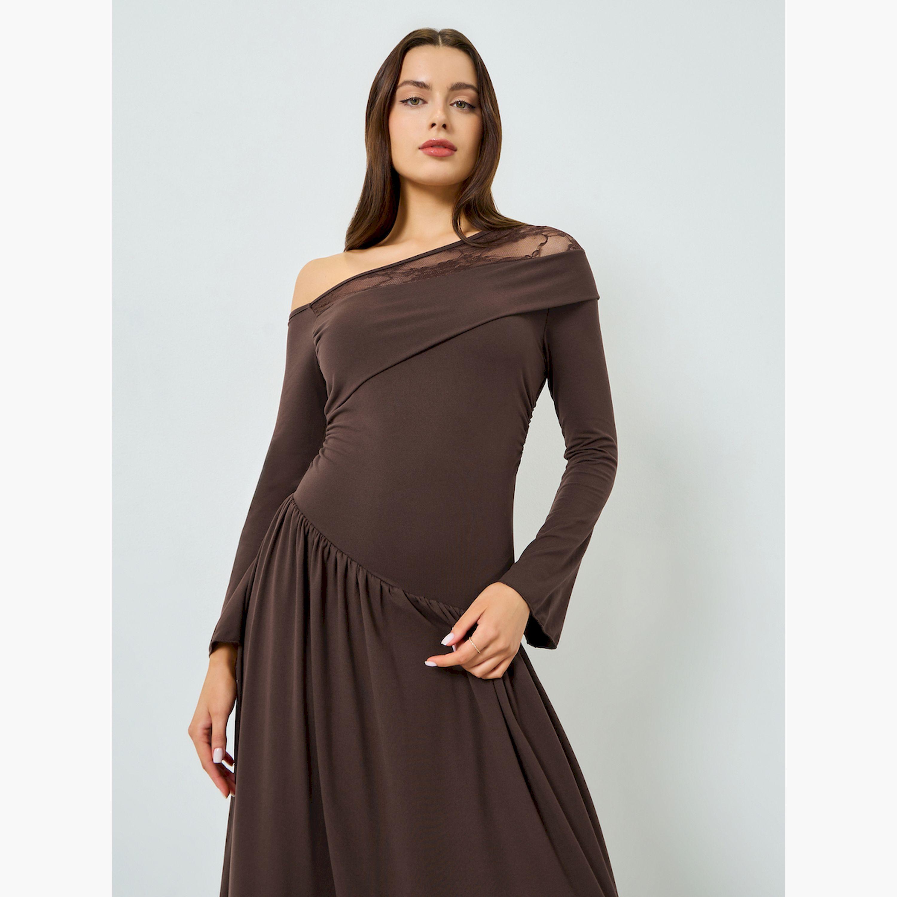 فستان طويل بكتف واحد وتفاصيل مزمومة-women-clothing-dresses-image-2