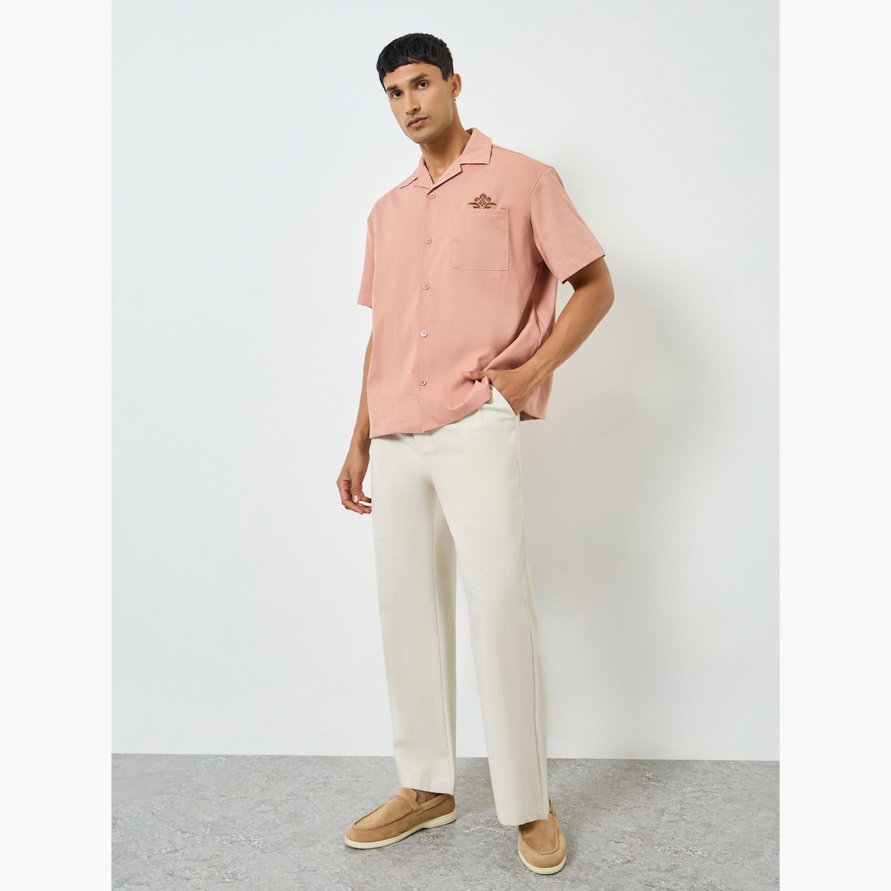 قميص واسع بجيب صدر مُطرّز-men-clothing-shirts-image-2