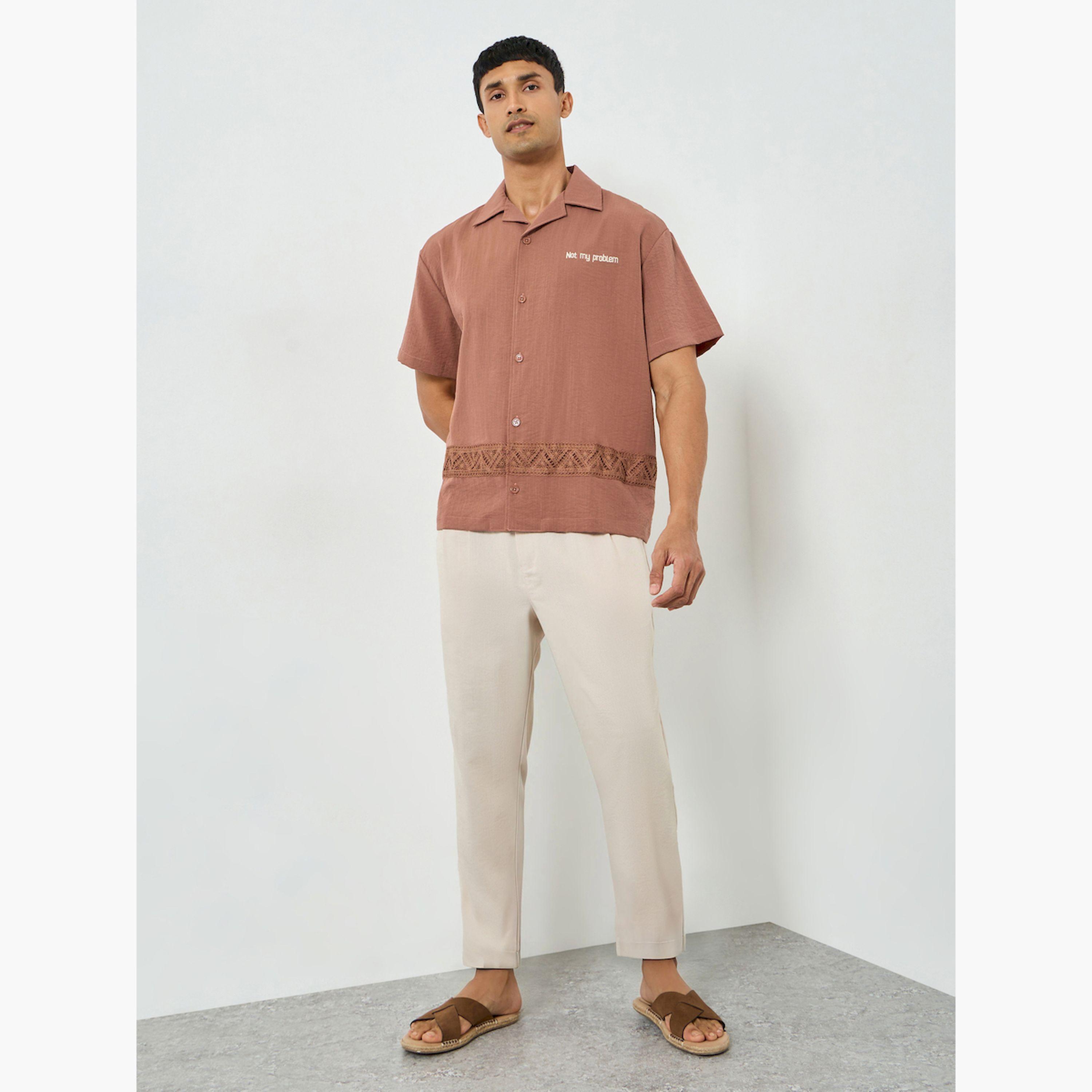 قميص واسع بأكمام قصيرة وتفاصيل دانتيل-men-clothing-shirts-image-2