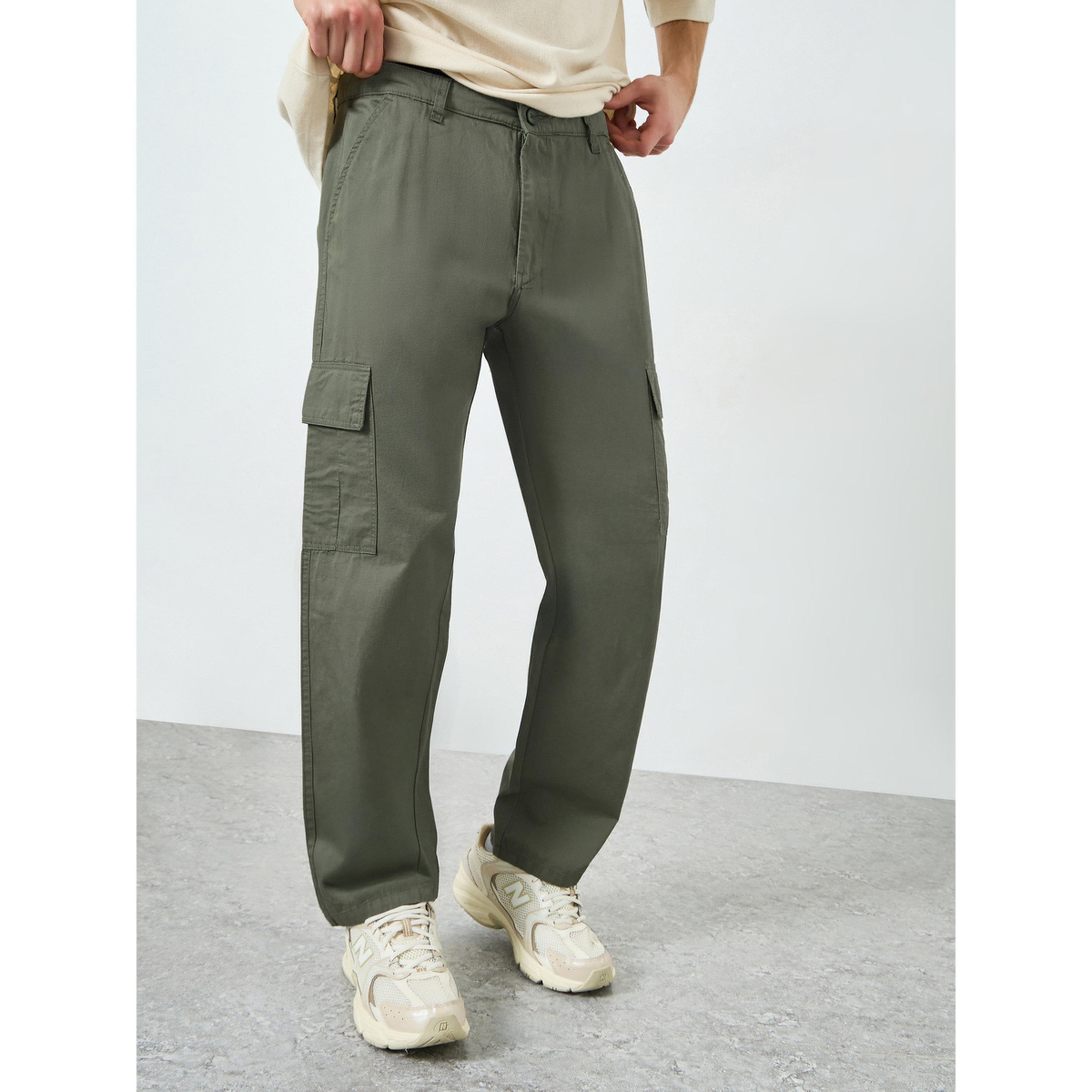 بنطال كارجو قطن بقصة مريحة-men-clothing-bottoms-trousersandchinos-trousers-image-1