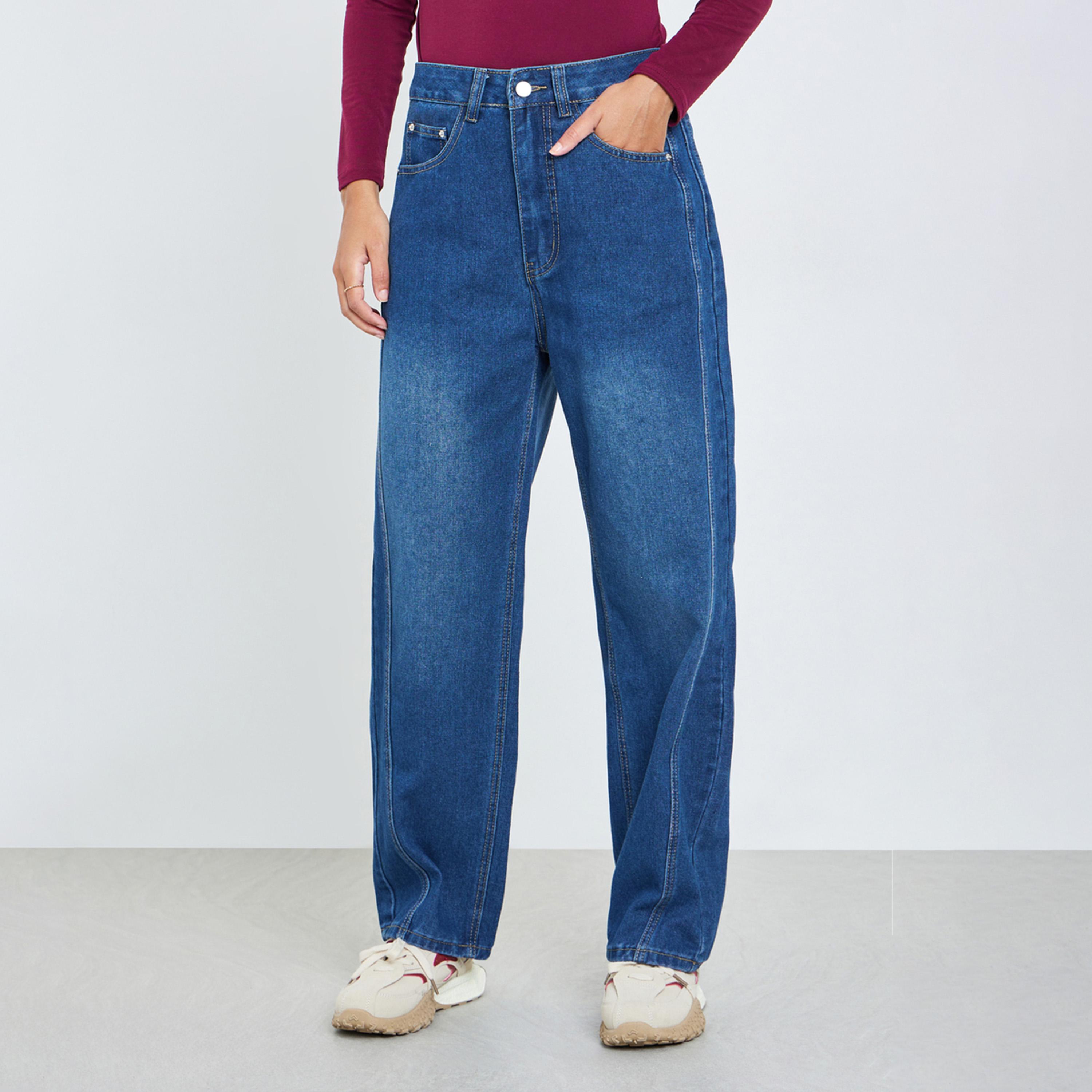 بنطال جينز باهت بقصة مريحة وخصر مرتفع-women-clothing-bottoms-jeans-image-1