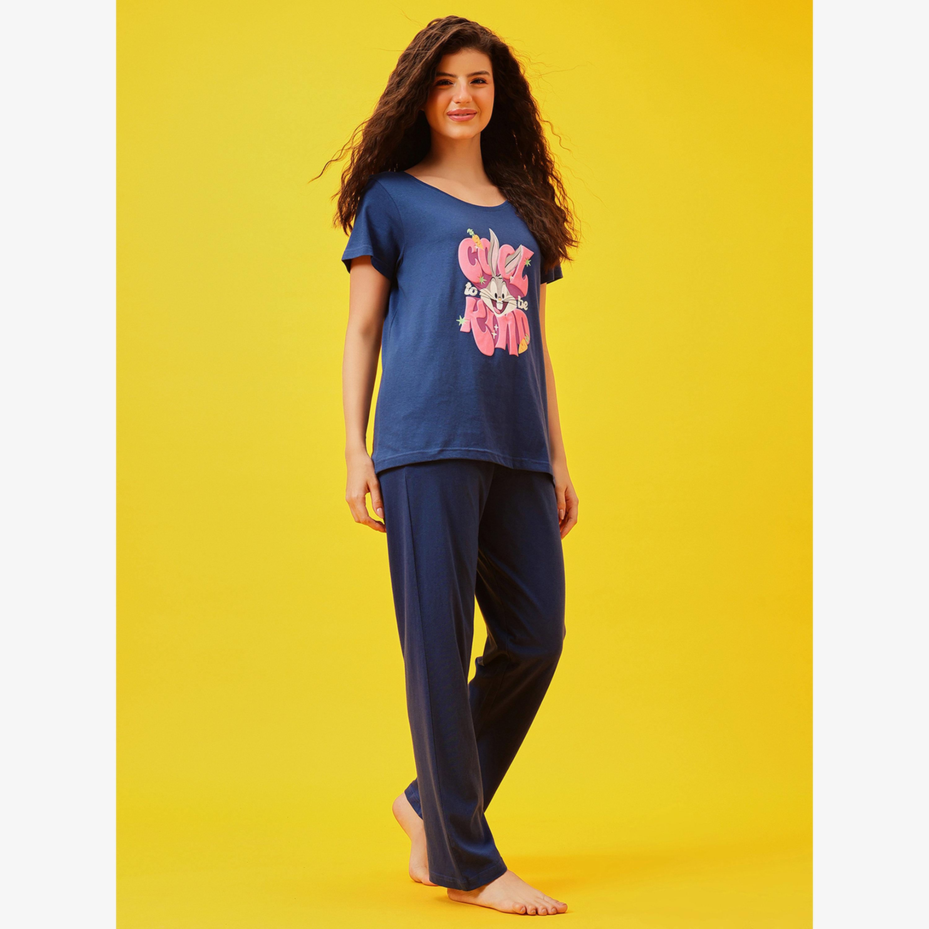 Clovia Cotton Graphic T-Shirt and Pyjama Set-women-clothing-nightwear-pyjamas-longsets-image-4