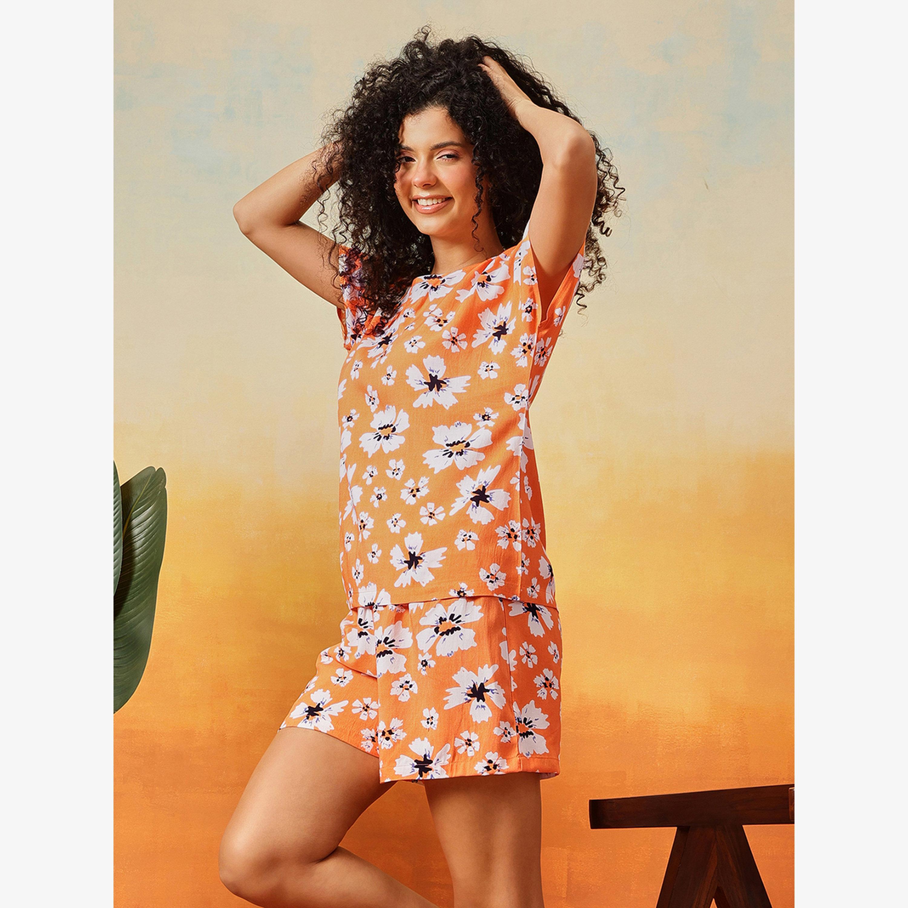 Clovia Floral Print T-Shirt and Shorts Set-women-clothing-nightwear-pyjamas-shortsets-image-4
