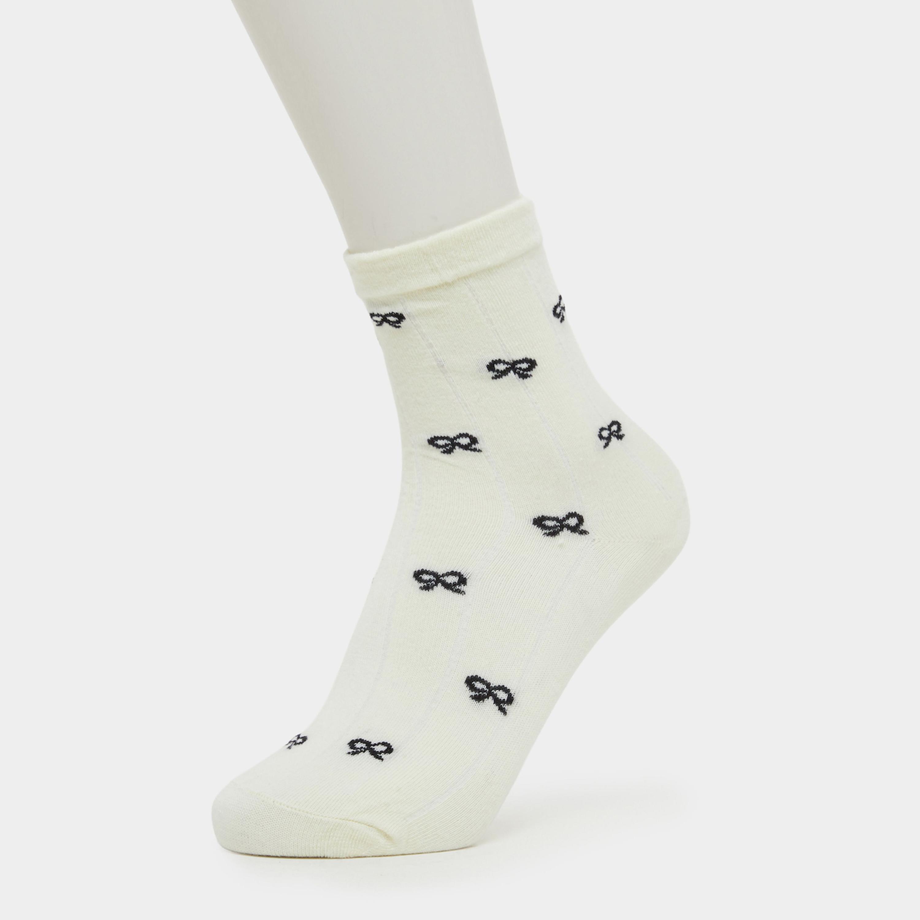عبوة من 5 قطع جوارب قصيرة وتفاصيل فيونكة-women-socksandstockings-image-6