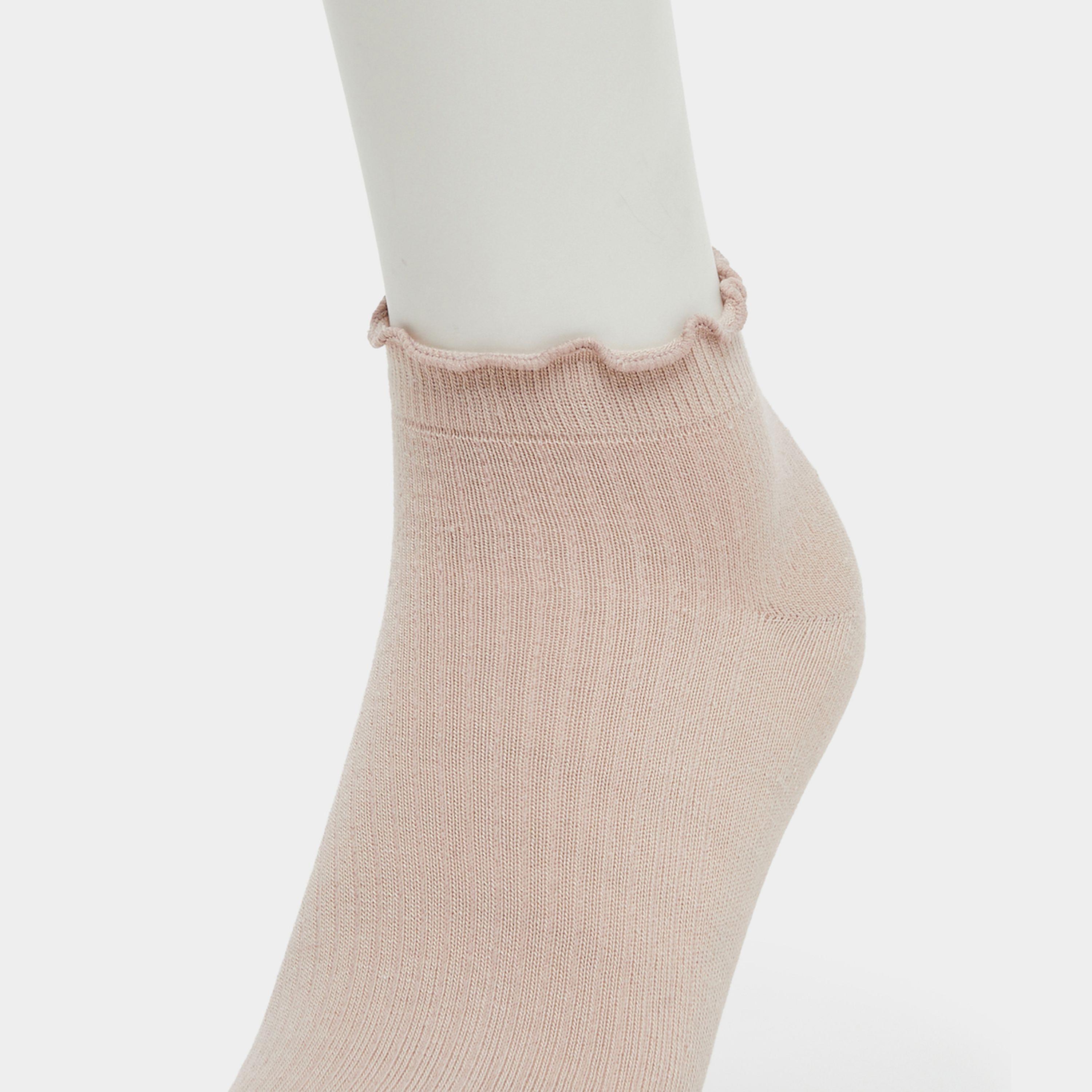 طقم 4 أزواج جوارب كاحل بتفاصيل كشكشة-women-socksandstockings-image-5