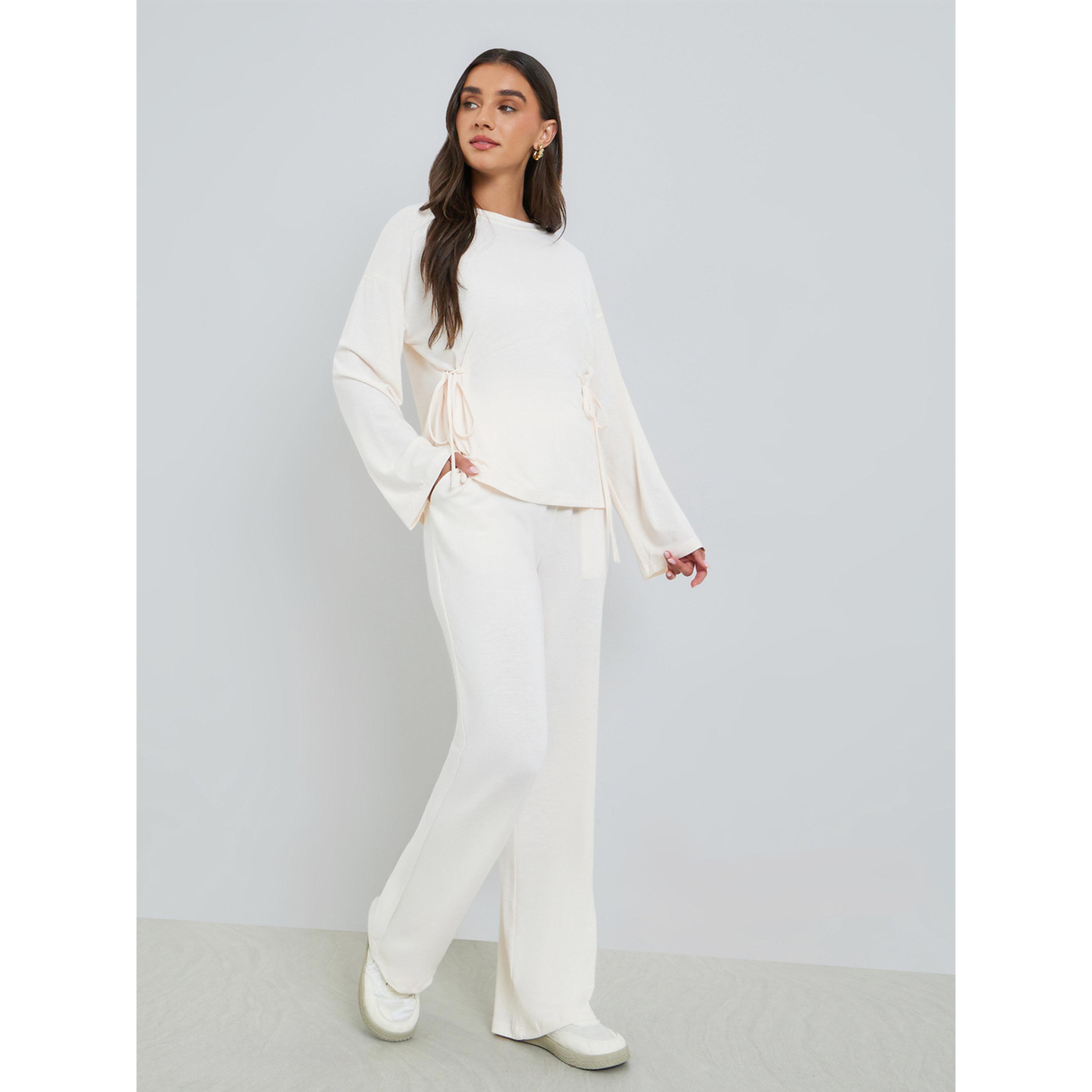 مجموعة نسائية بنمط توب برباط جانبي وبنطال واسع-women-clothing-coordsets-image-1