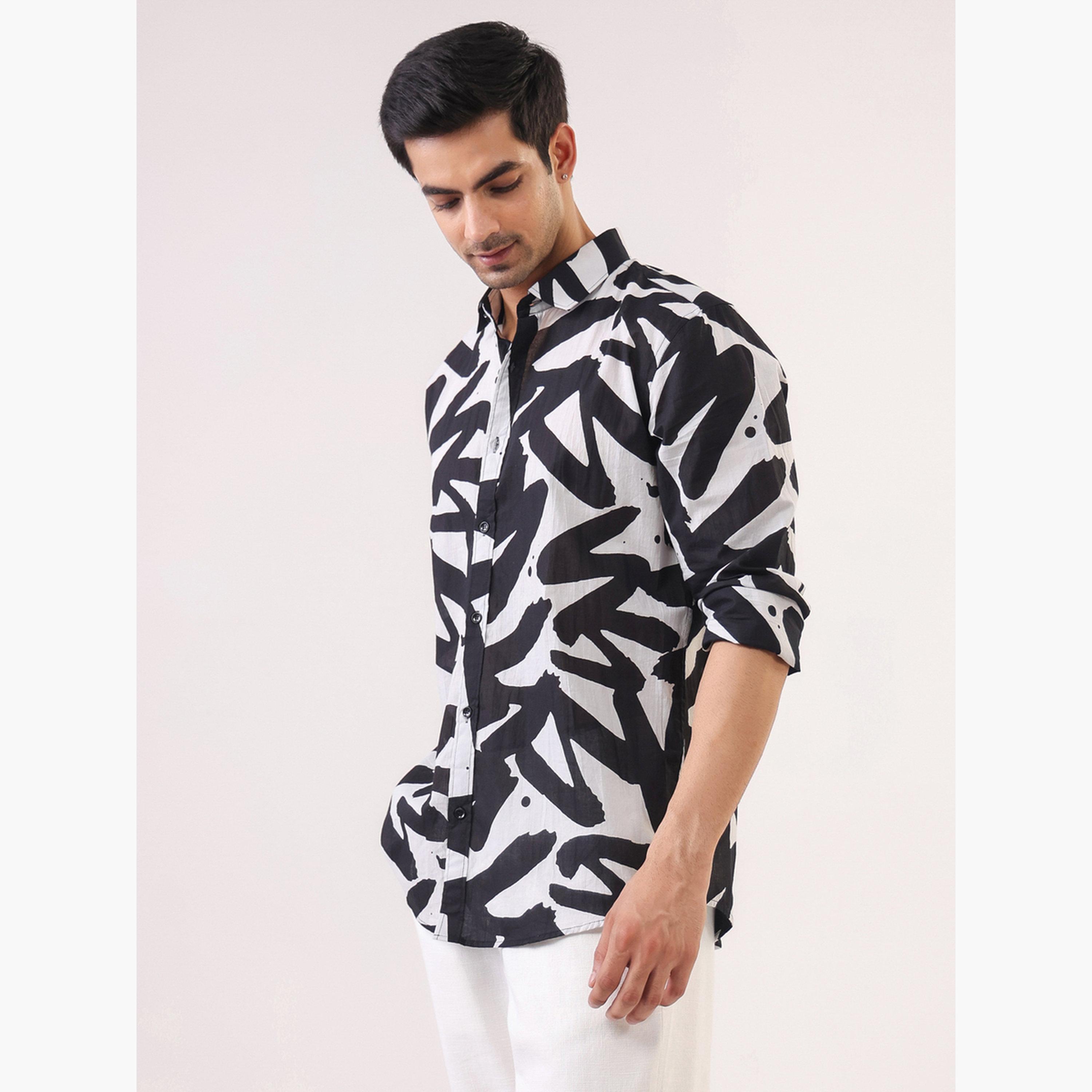 قميص قطن مطبع بقصة مريحة للرجال-men-clothing-shirts-image-1