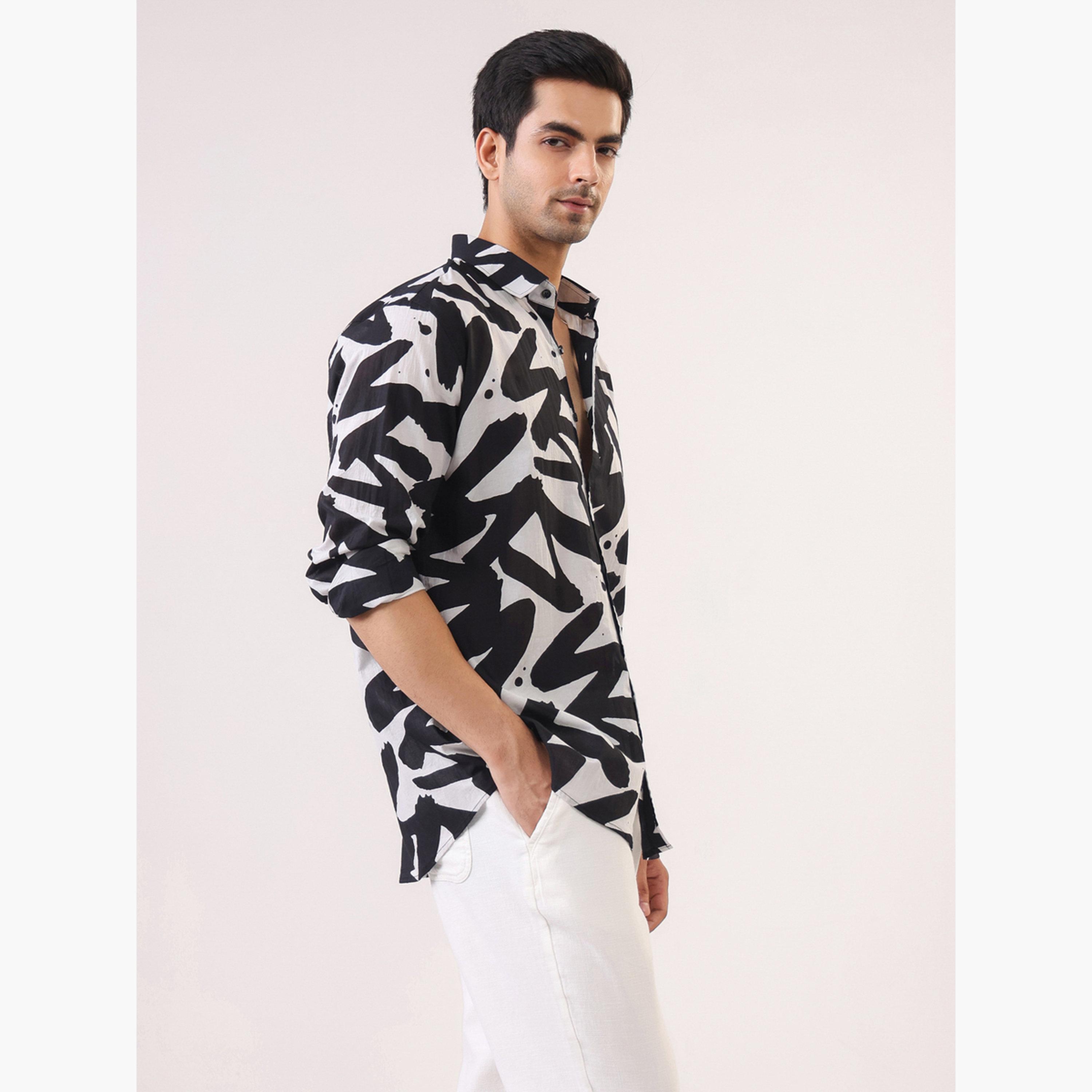 قميص قطن مطبع بقصة مريحة للرجال-men-clothing-shirts-image-2