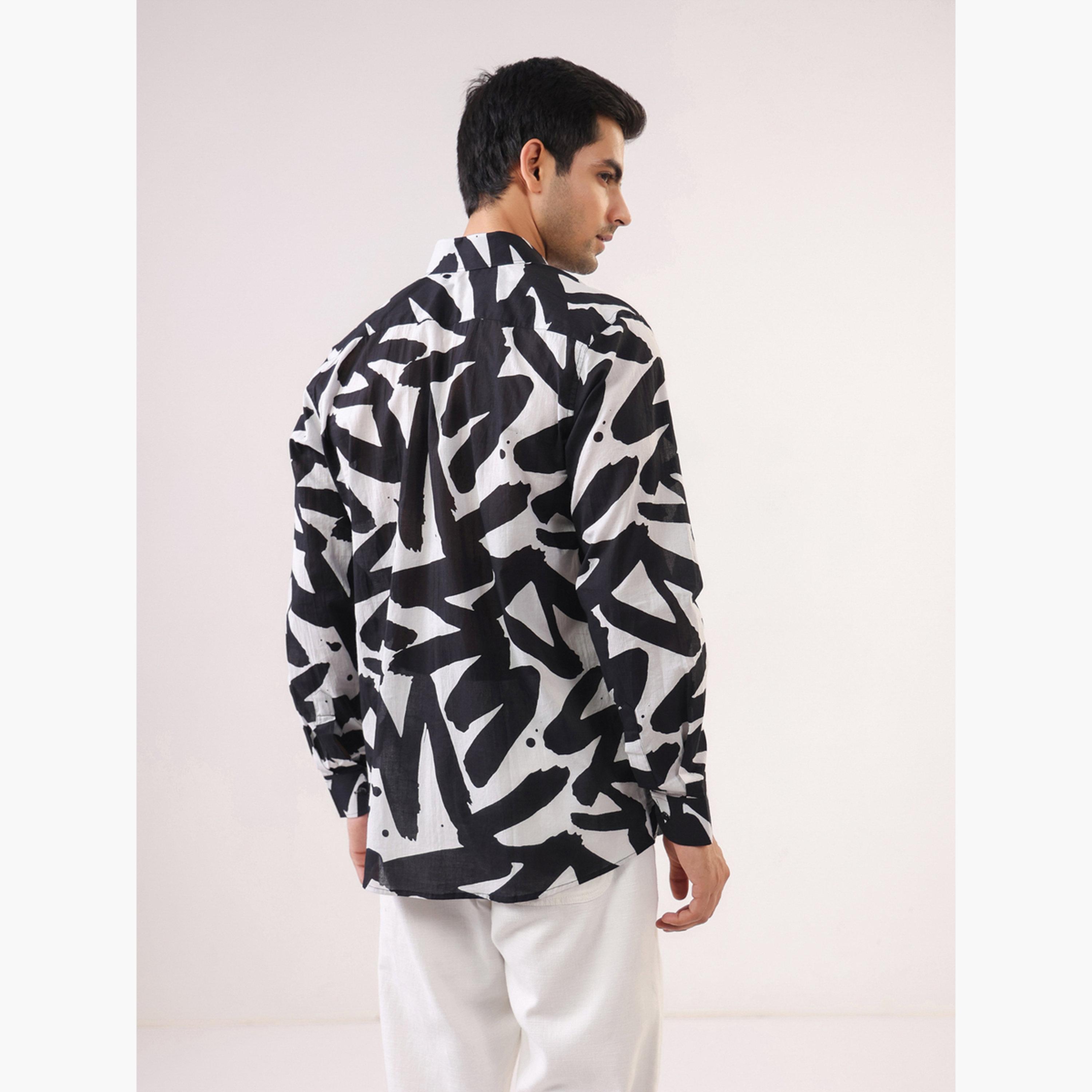 قميص قطن مطبع بقصة مريحة للرجال-men-clothing-shirts-image-3