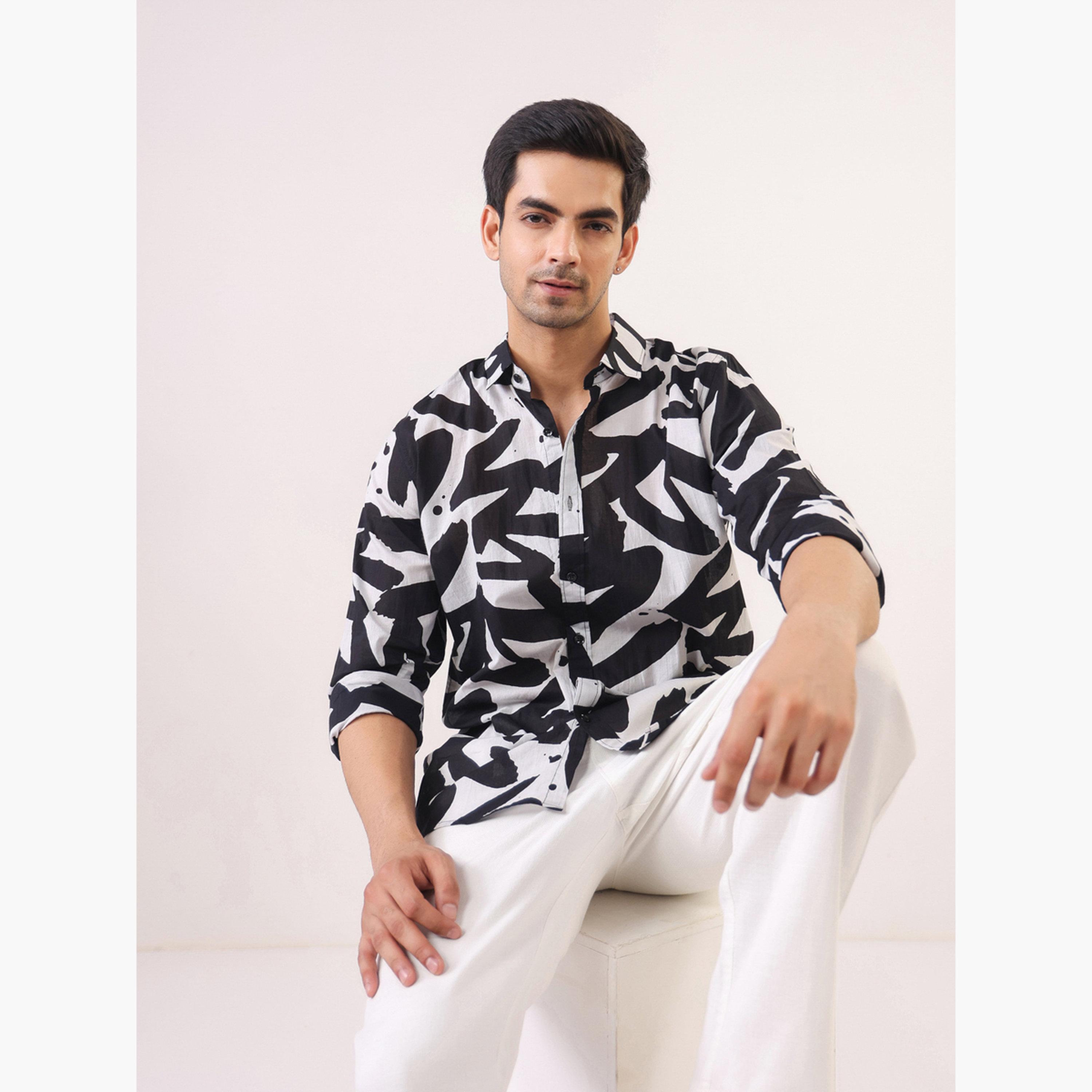 قميص قطن مطبع بقصة مريحة للرجال-men-clothing-shirts-image-4