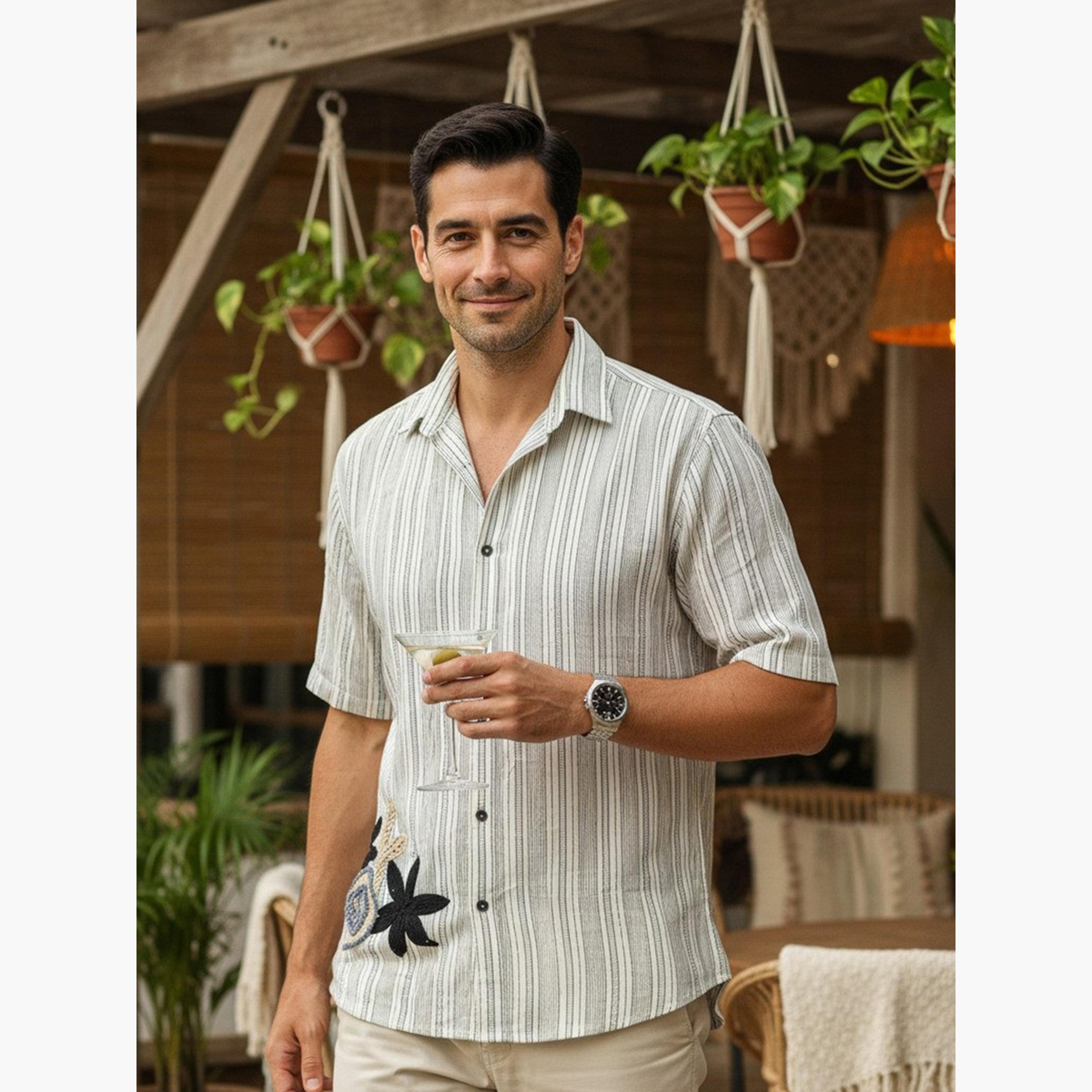 قميص قطن مخطط بقصة مريحة للرجال-men-clothing-shirts-image-2