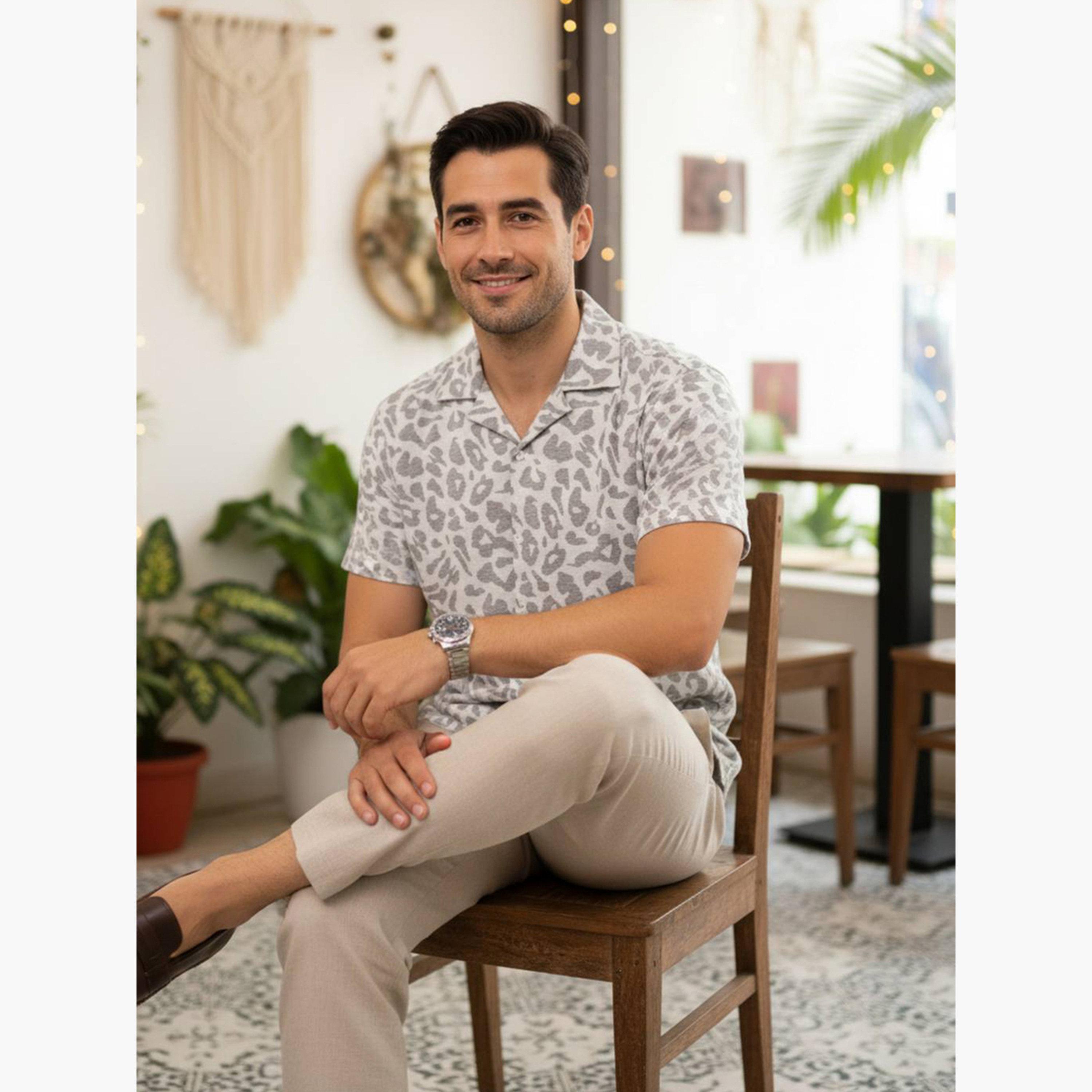 قميص بطبعة حيوانات وقصة مريحة للرجال-men-clothing-shirts-image-4