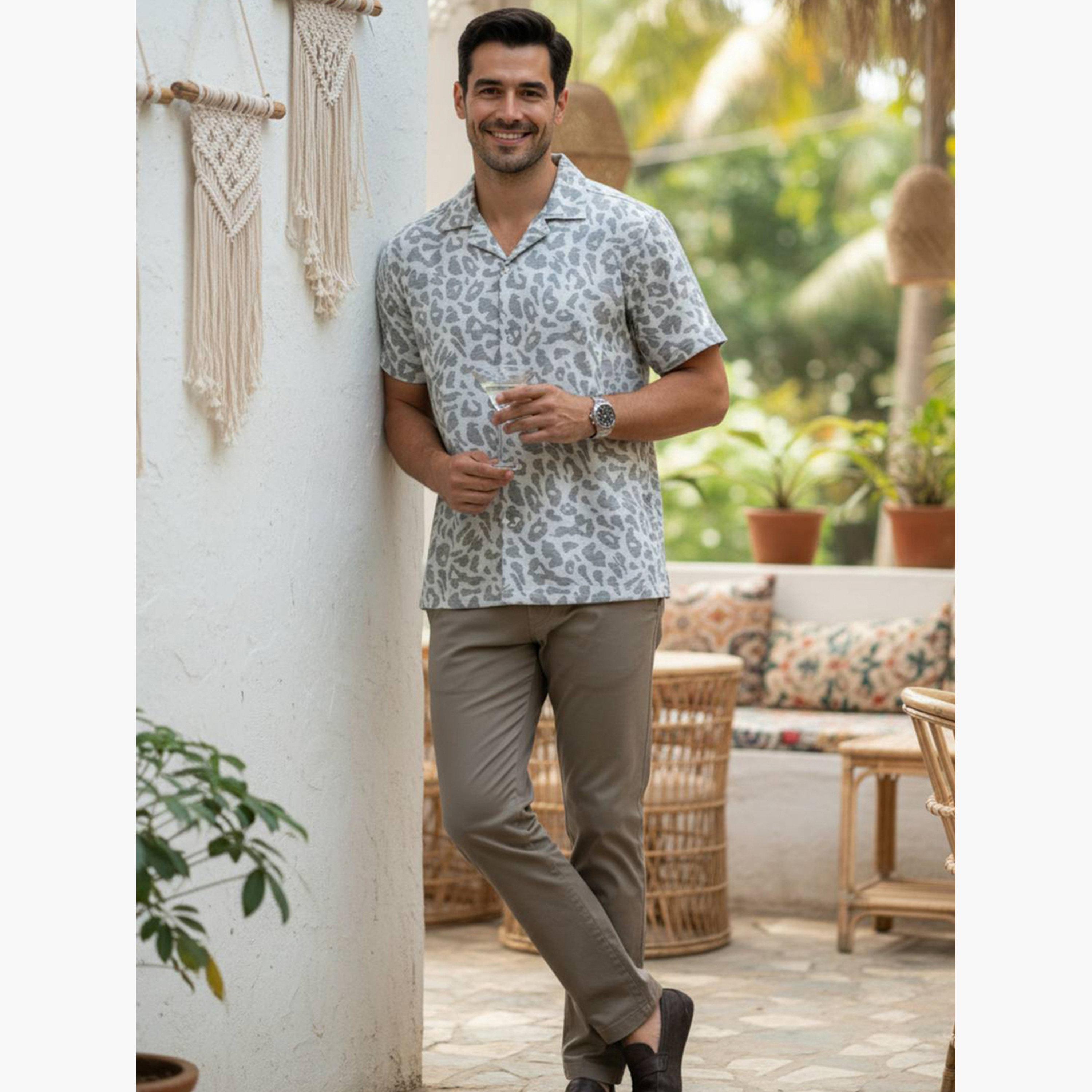 قميص بطبعة حيوانات وقصة مريحة للرجال-men-clothing-shirts-image-6
