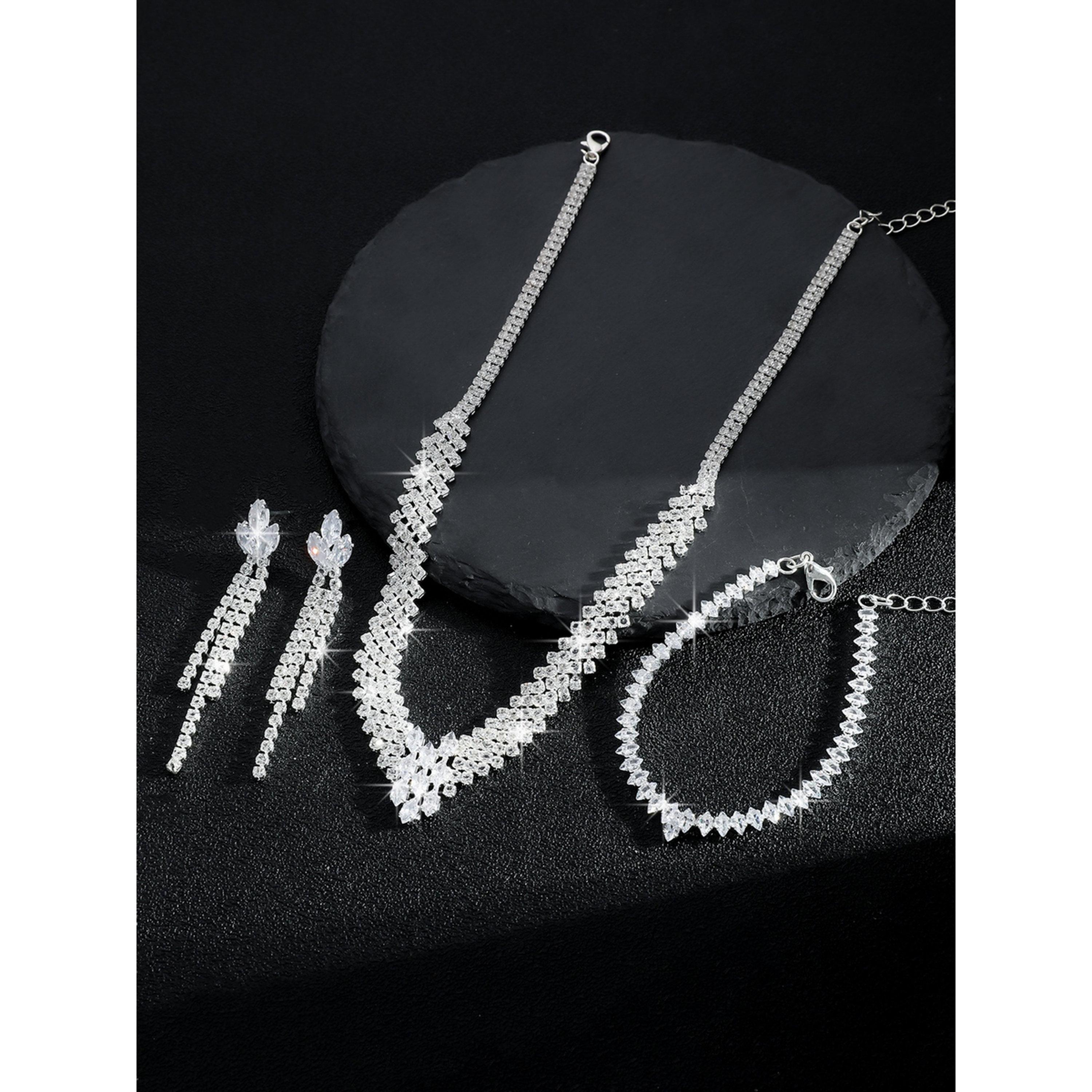 طقم مجوهرات 3 قطع عقد وسوار وأقراط منمقة-women-watchesandjewellery-jewellery-jewellerysets-image-6