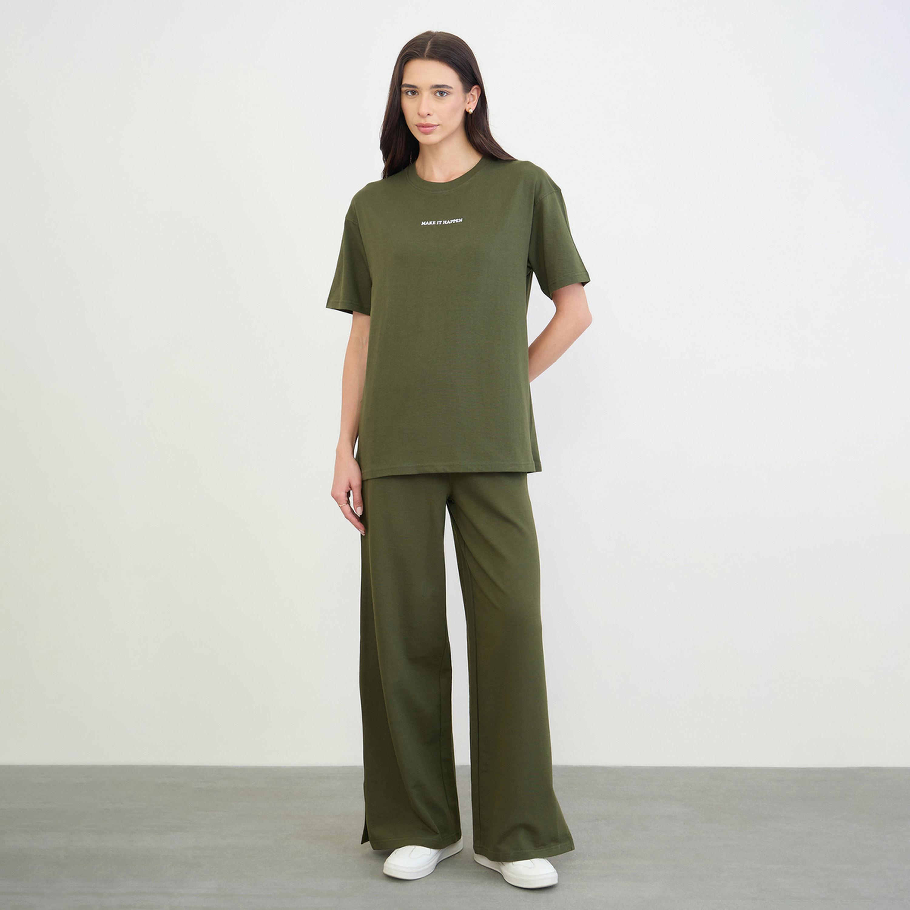 طقم قطني زيتوني تي شيرت طويل وبنطال-women-clothing-coordsets-image-1