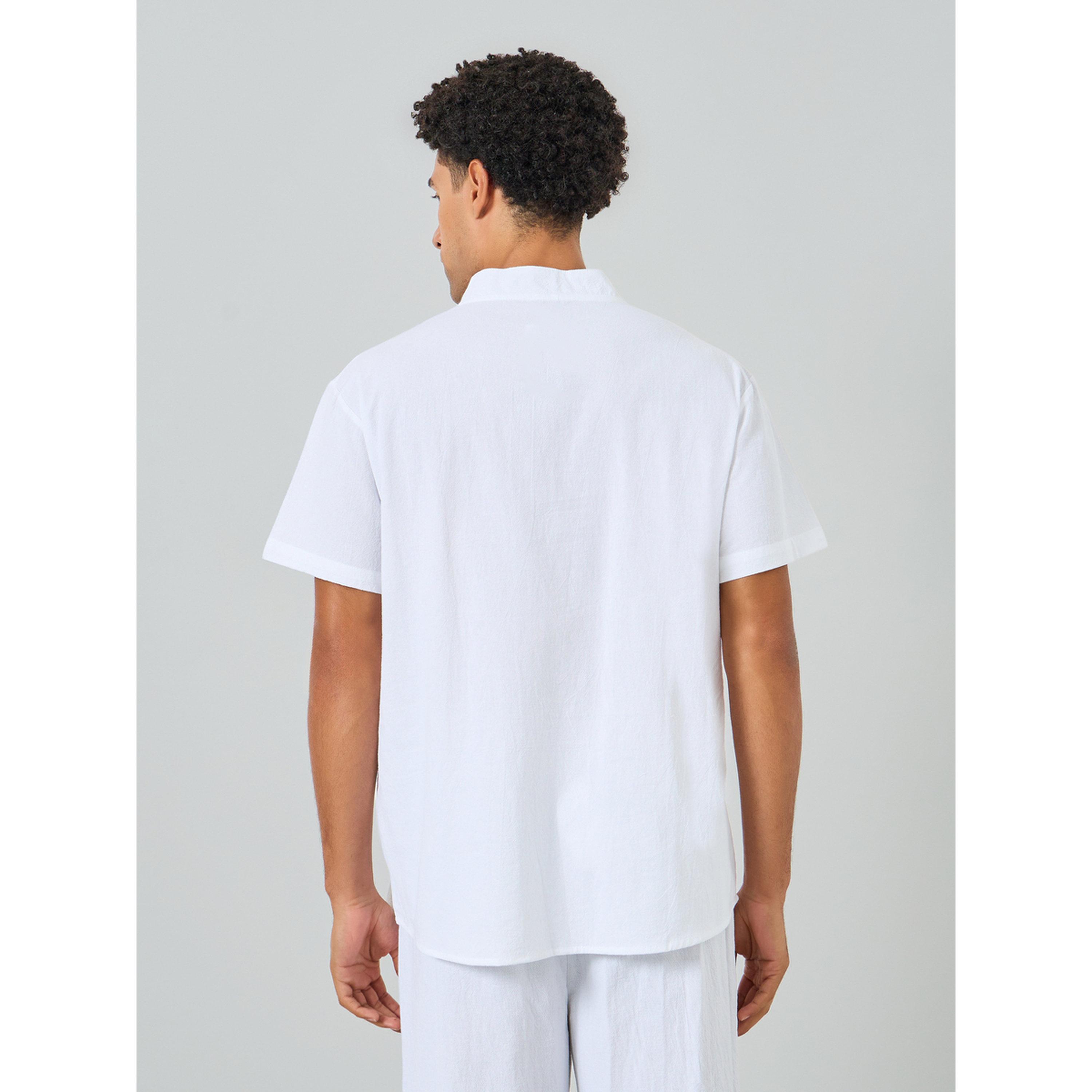 قميص رجالي أبيض بأكمام قصيرة وياقة ماندارين-men-clothing-shirts-image-4