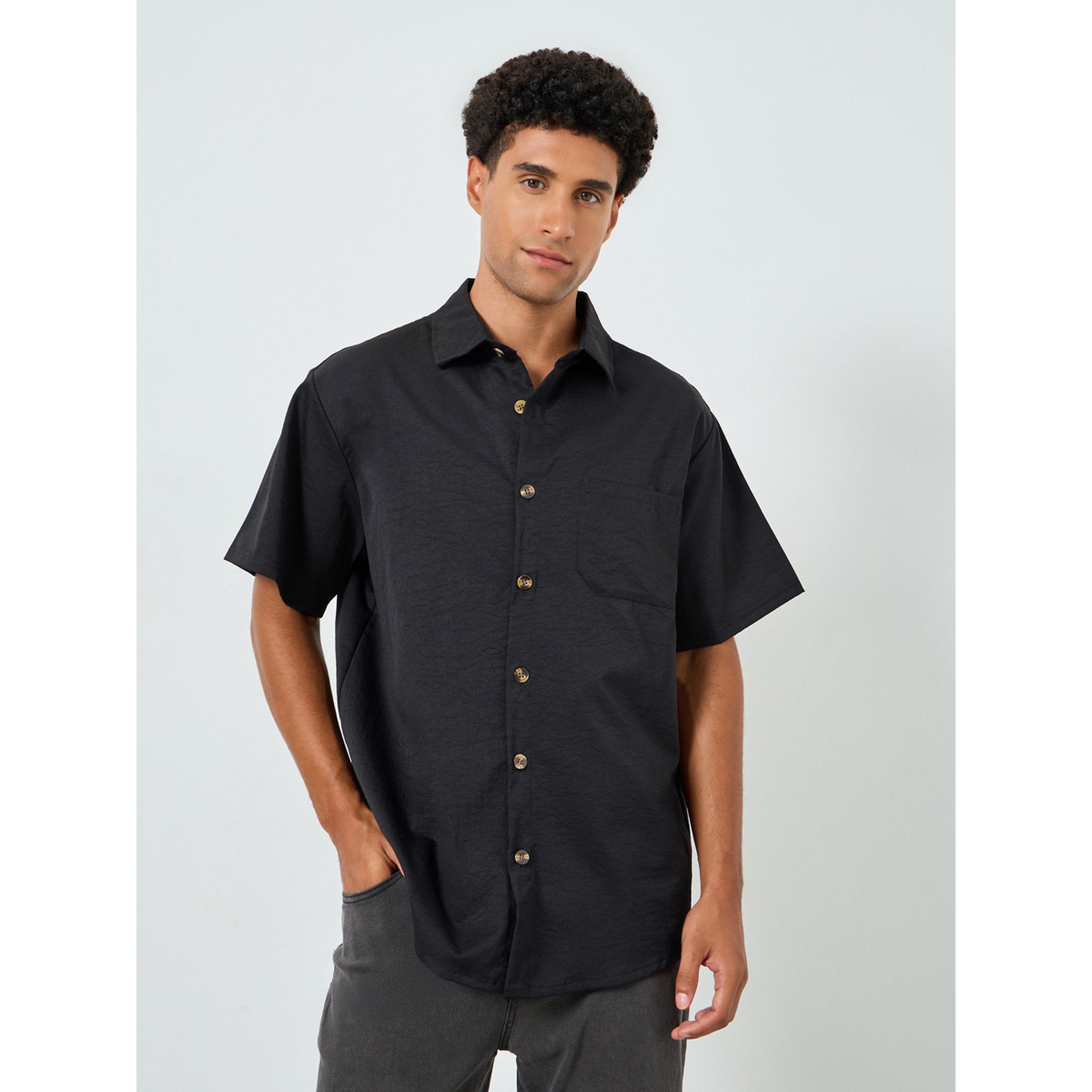 قميص رجالي أسود بأكمام قصيرة وتفاصيل جيب-men-clothing-shirts-image-1