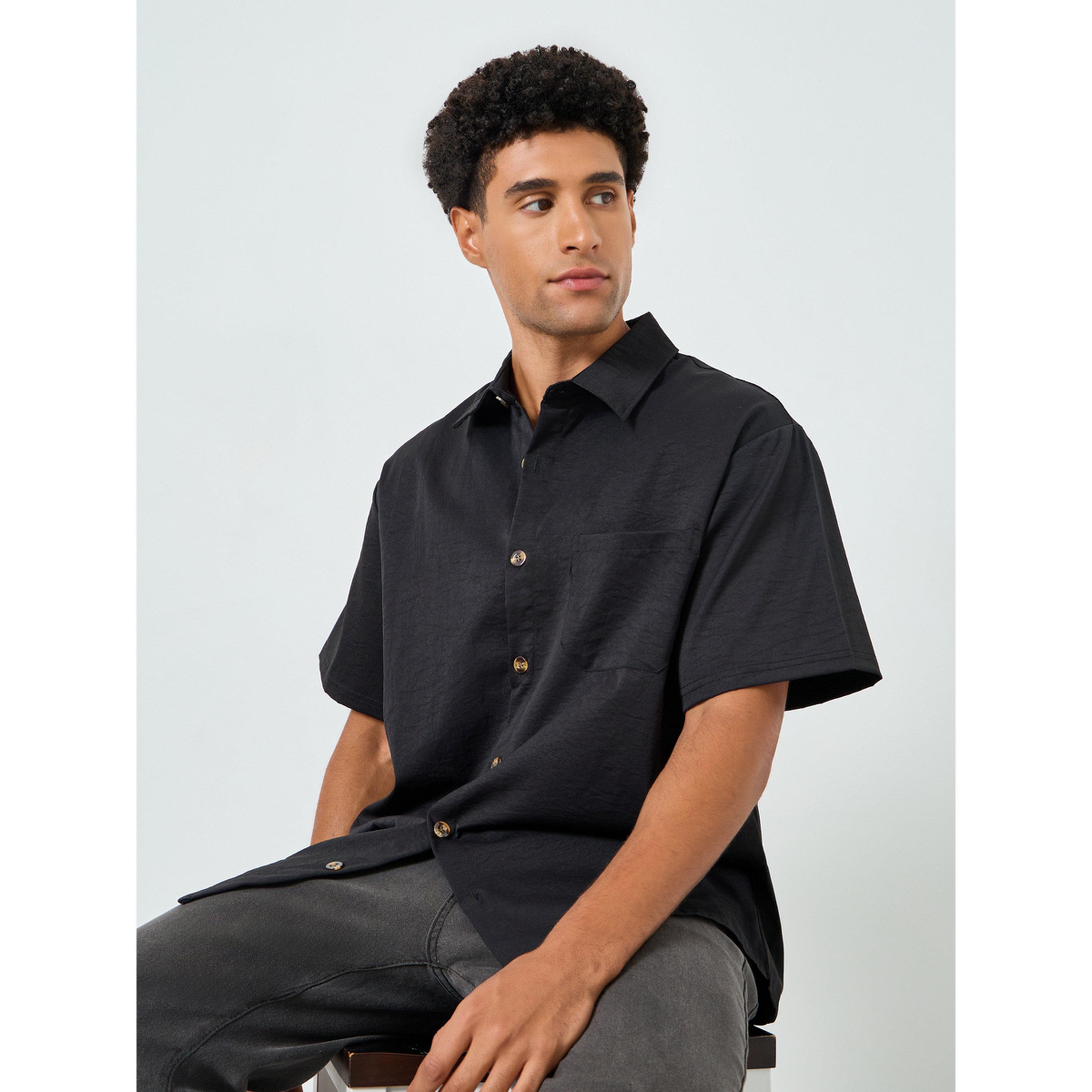 قميص رجالي أسود بأكمام قصيرة وتفاصيل جيب-men-clothing-shirts-image-3