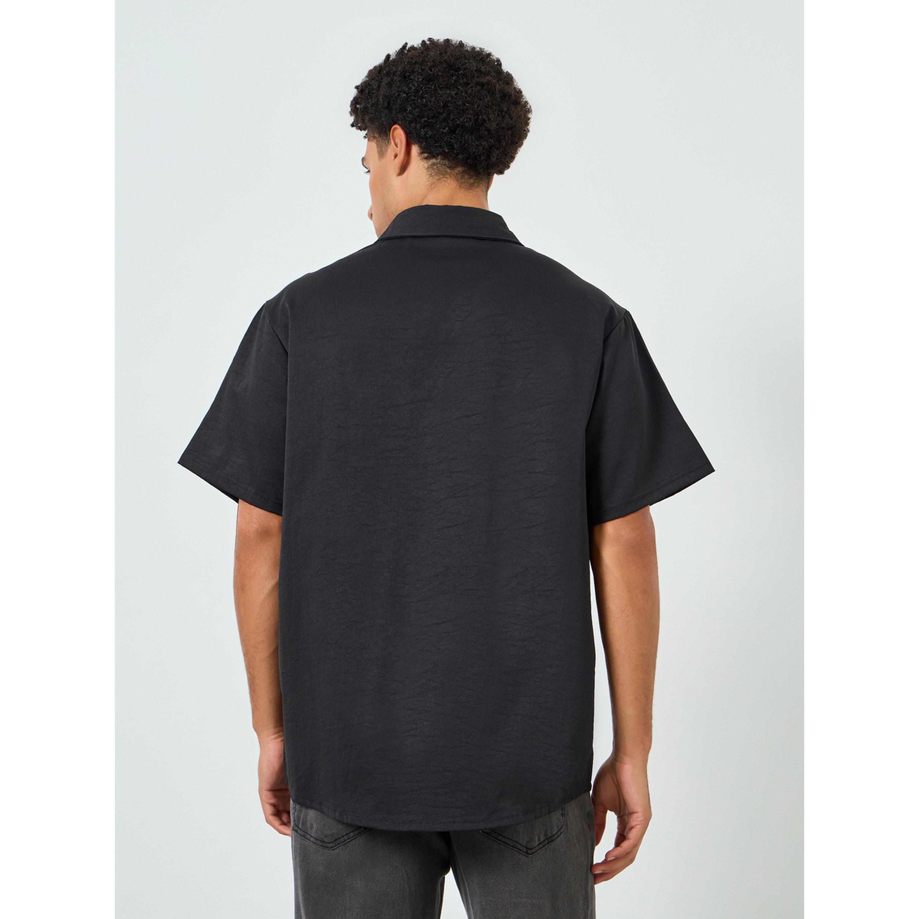 قميص رجالي أسود بأكمام قصيرة وتفاصيل جيب-men-clothing-shirts-image-5