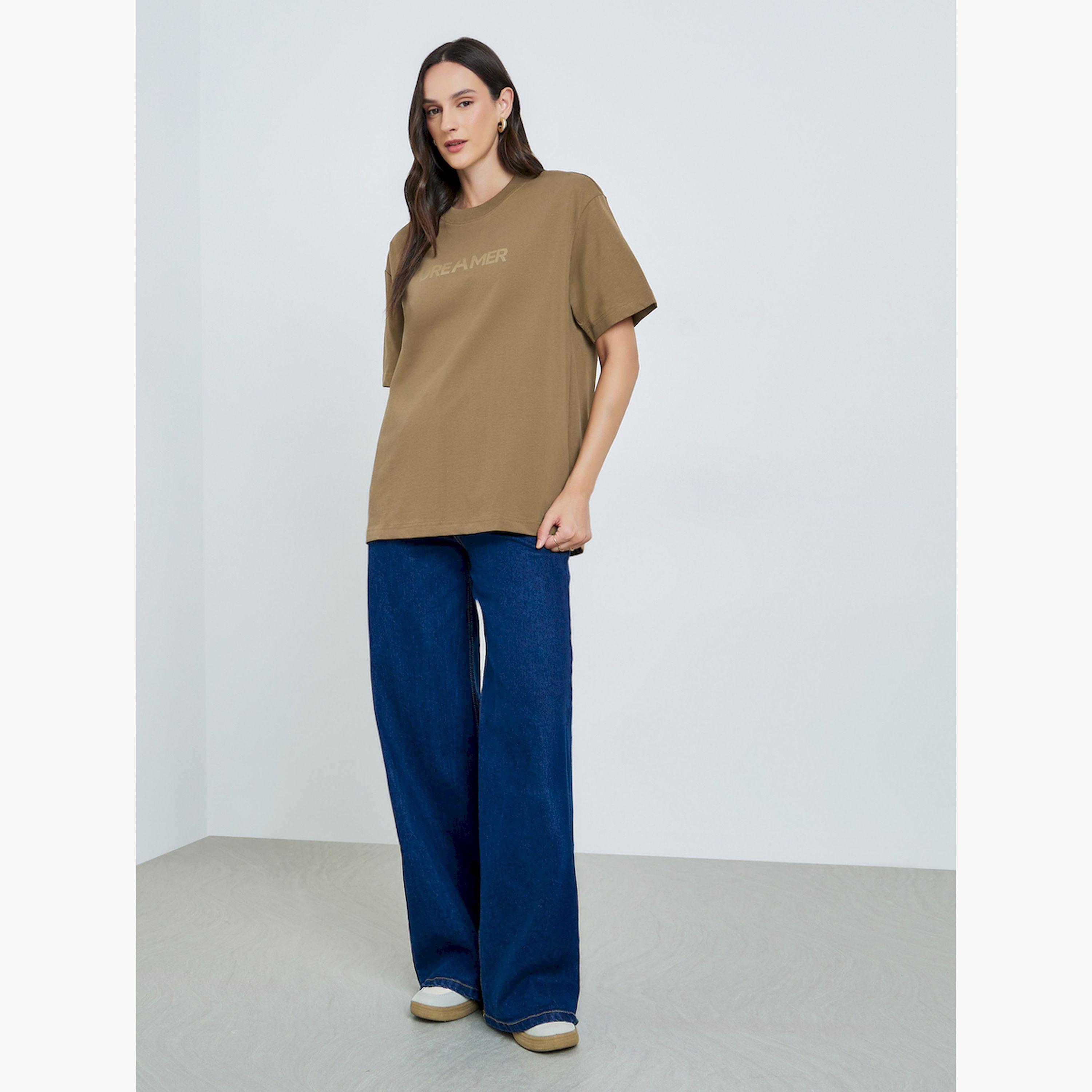 تيك تو × ستايلي - تيشيرت قطني كبير الحجم نقشة نص بني-women-clothing-tshirts-image-2