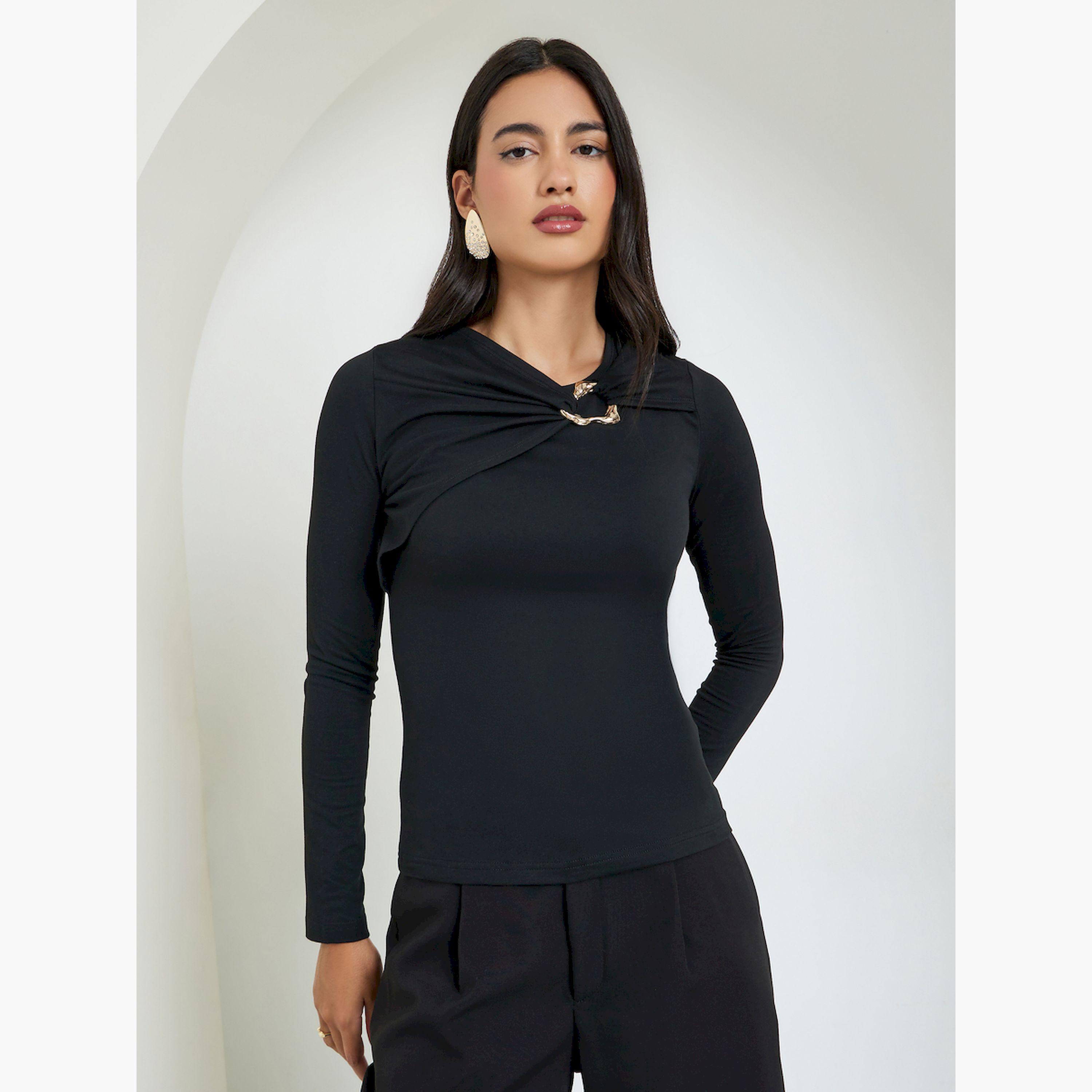 بلوزة محبوكة بتفاصيل معدنية ذهبية-women-clothing-shirtsandblouses-blouses-image-1