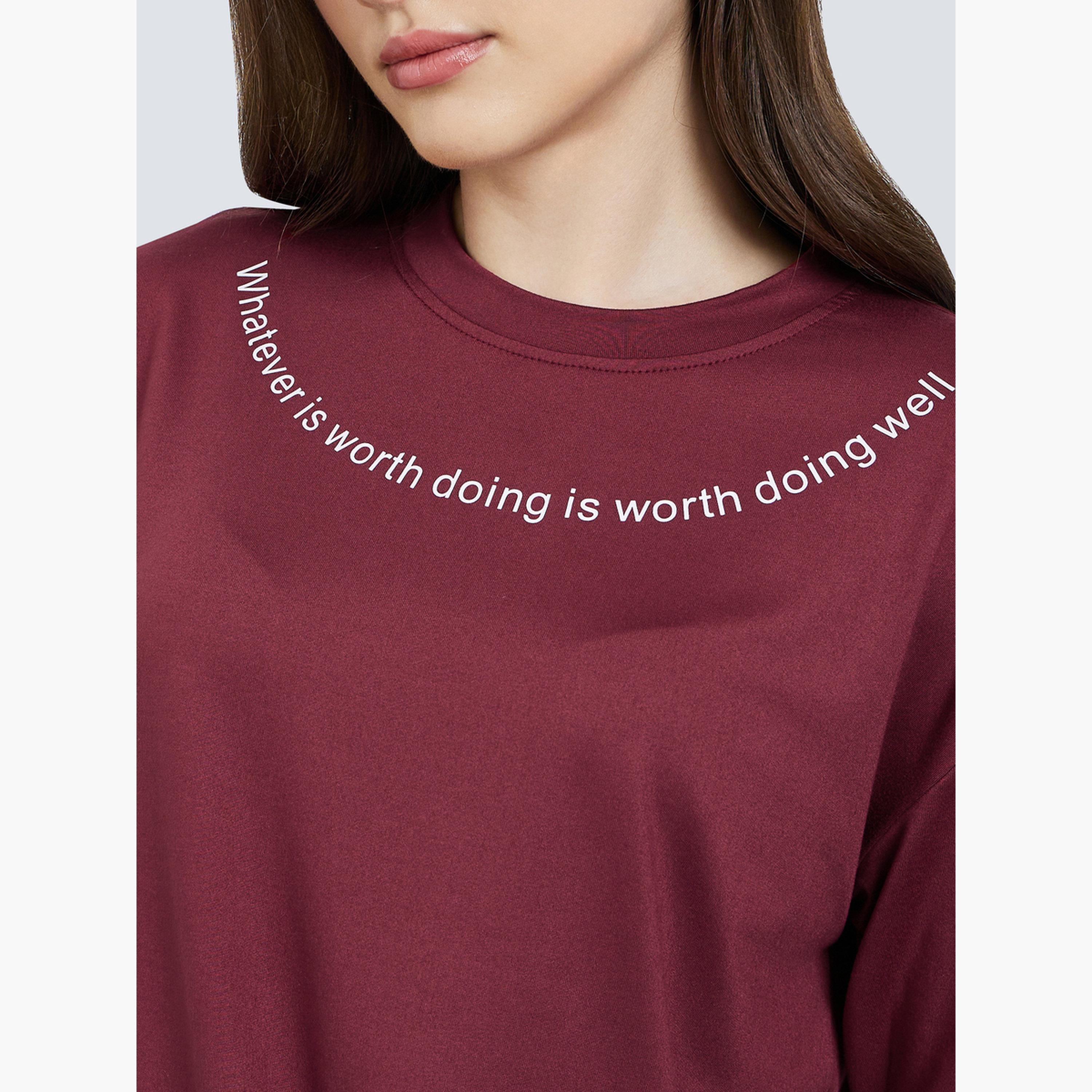 تيشيرت بشعار وقصة واسعة-women-clothing-tshirts-image-4