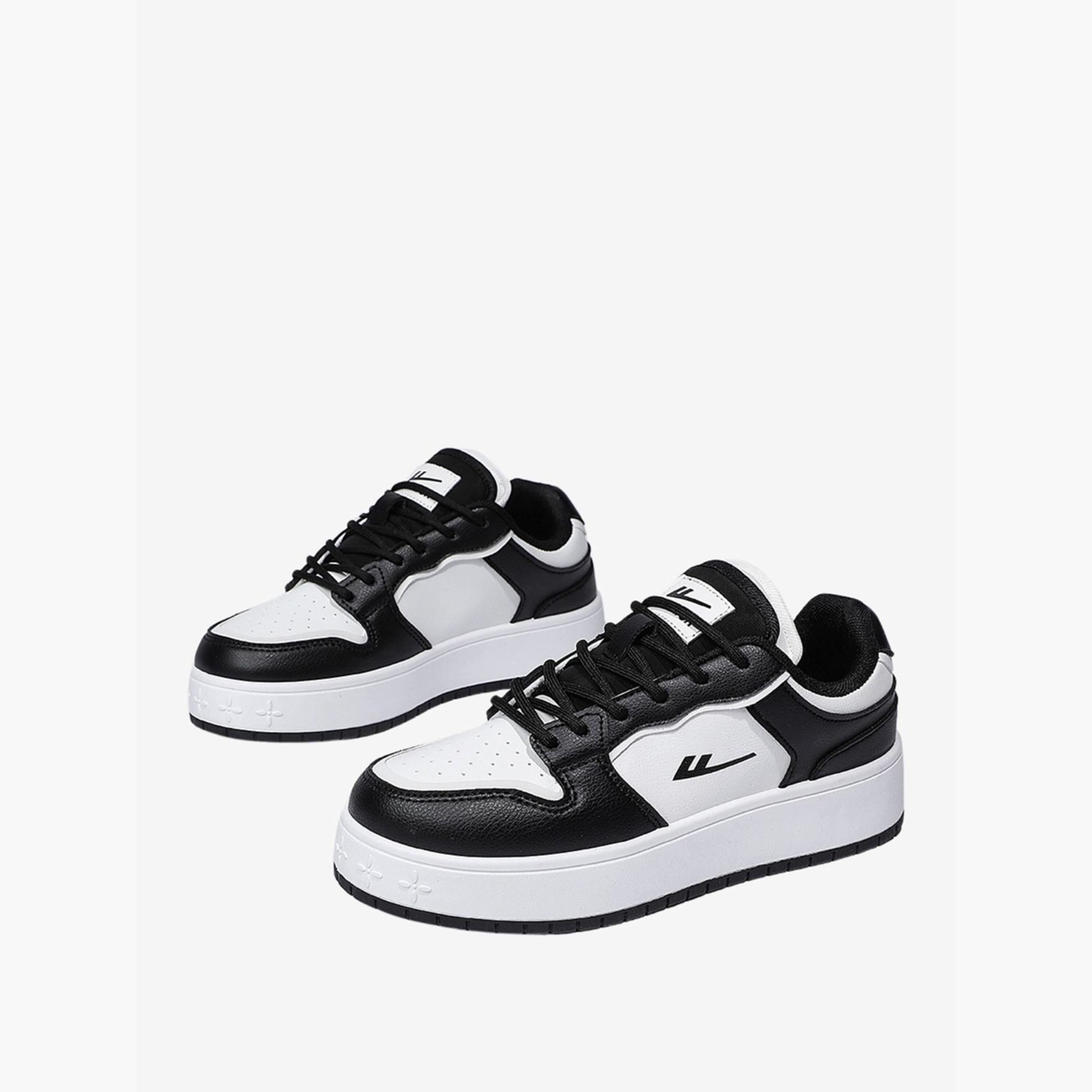 حذاء سنيكرز برباط وتصميم كتل ألوان-women-shoes-sneakers-image-1