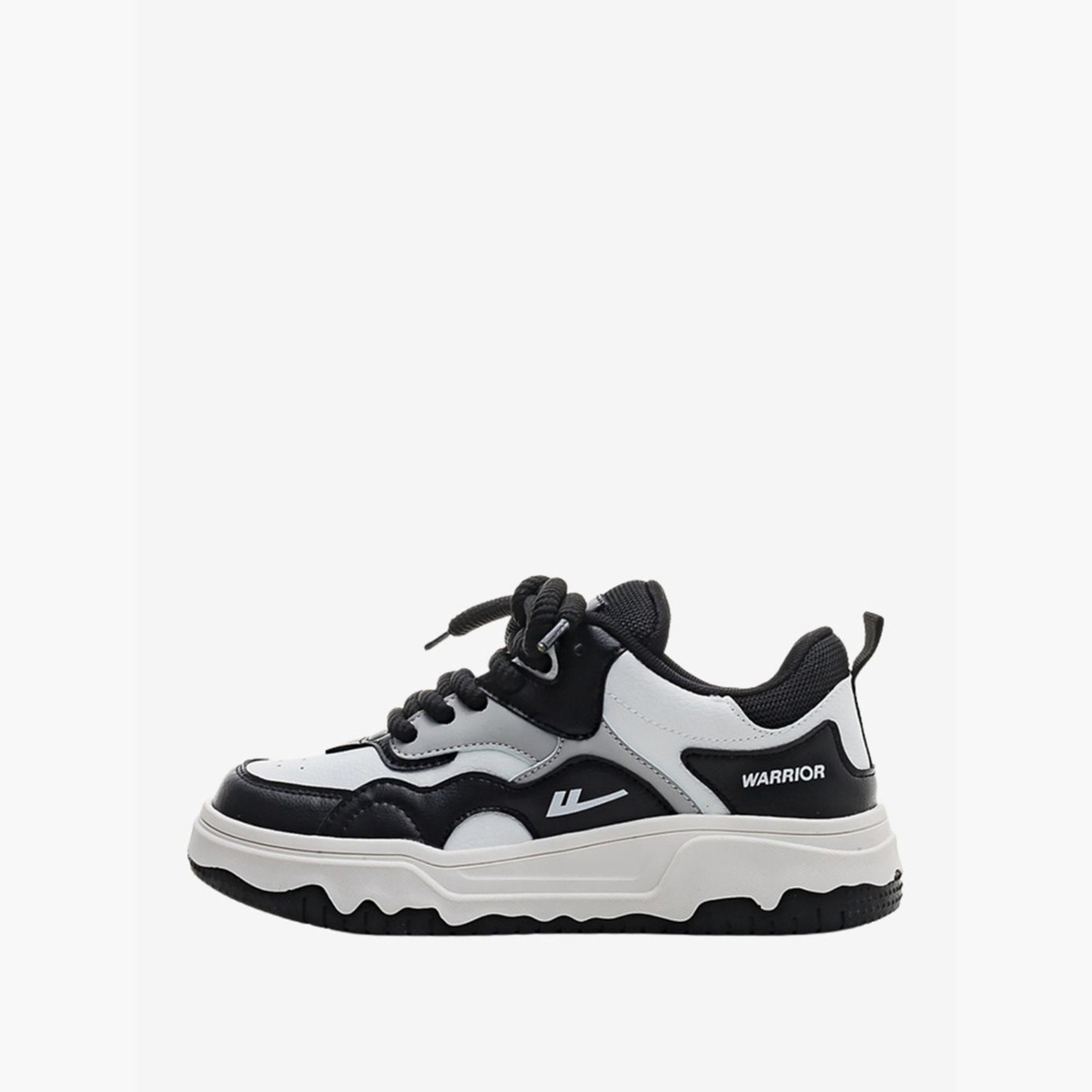 حذاء سنيكرز بأربطة ونمط كتل ألوان-women-shoes-sneakers-image-2