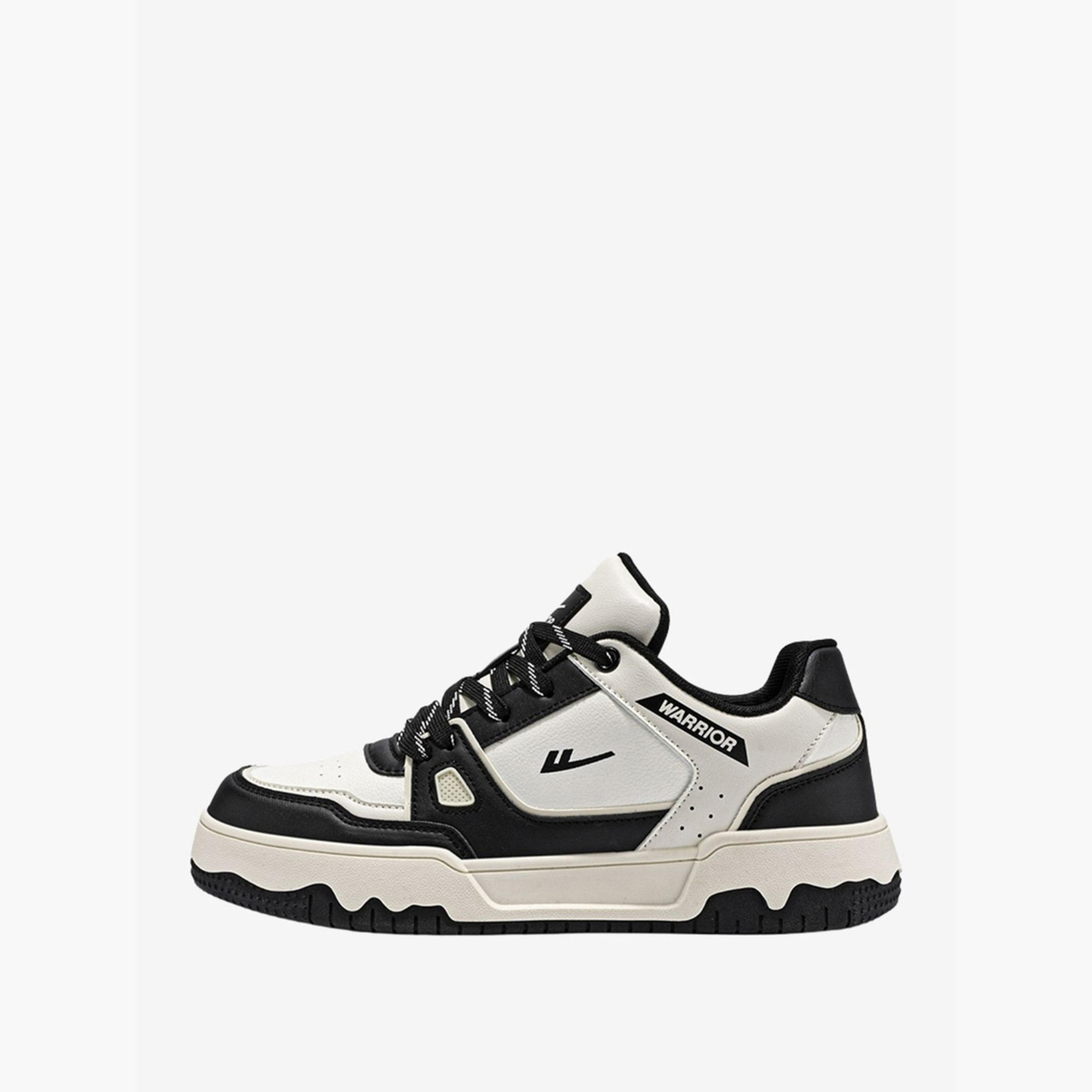 حذاء سنيكرز لكرة السلة بتفاصيل شعار للرجال-men-shoes-sneakers-image-3
