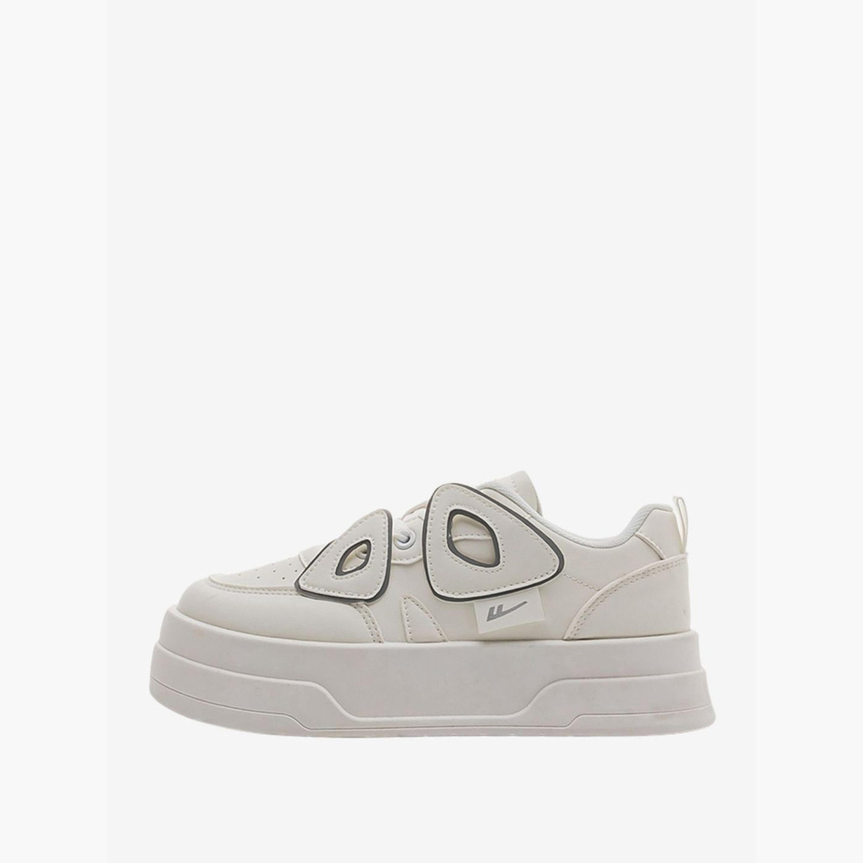 حذاء سنيكرز برباط وتفاصيل أبليكيه-women-shoes-sneakers-image-2