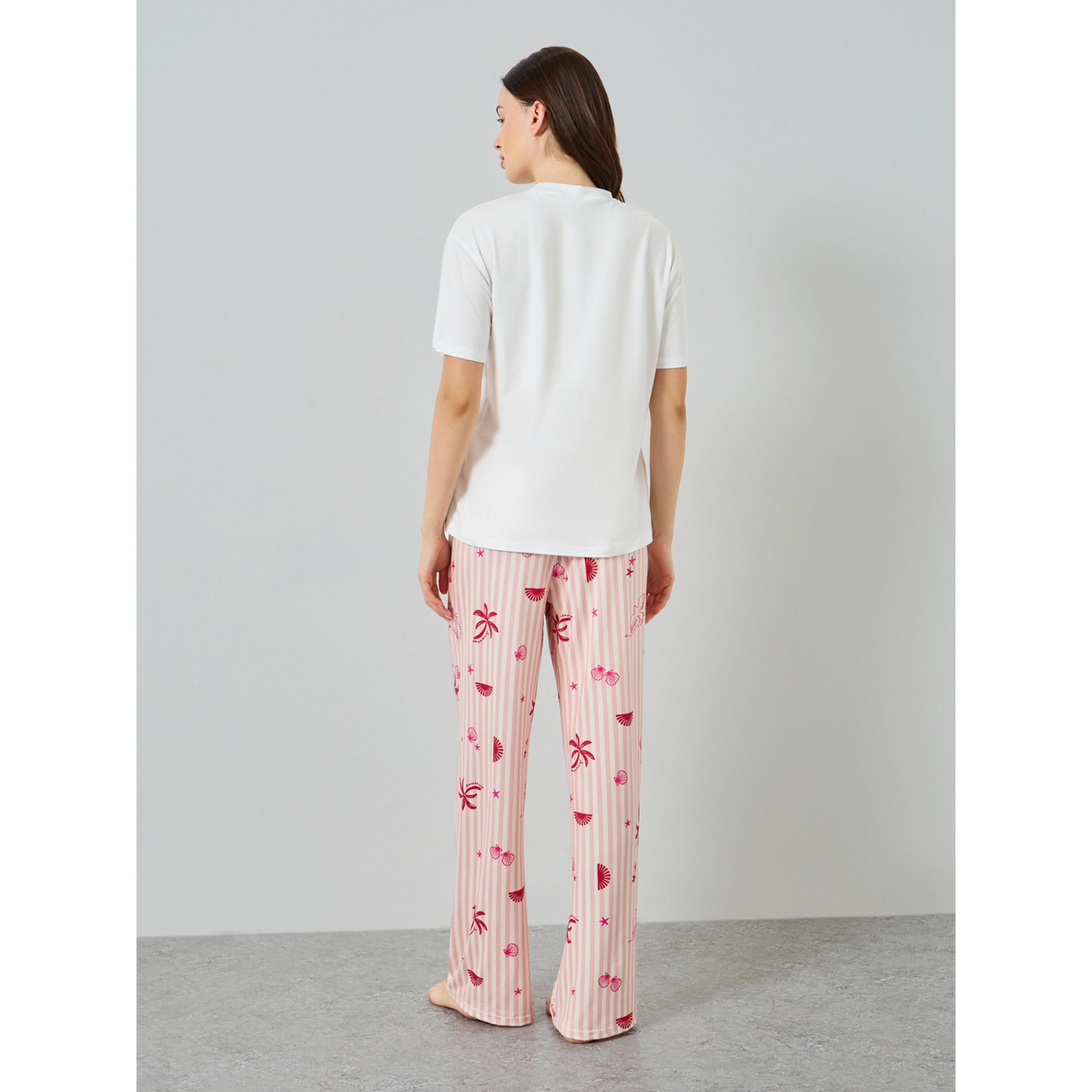Styli Women Pocket Detail T-Shirt and Printed Pyjama Set-women-clothing-nightwear-pyjamas-longsets-image-3