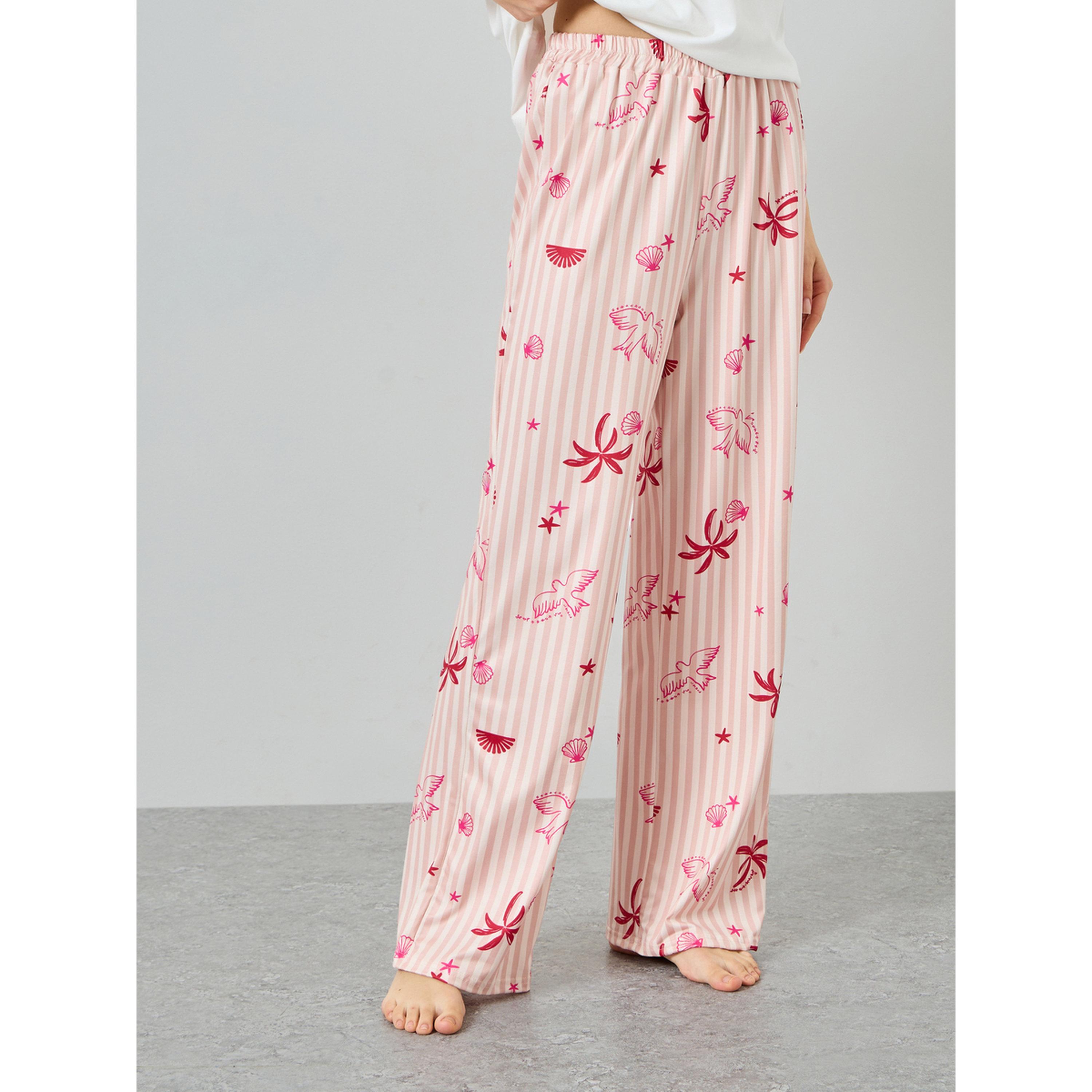 Styli Women Pocket Detail T-Shirt and Printed Pyjama Set-women-clothing-nightwear-pyjamas-longsets-image-4